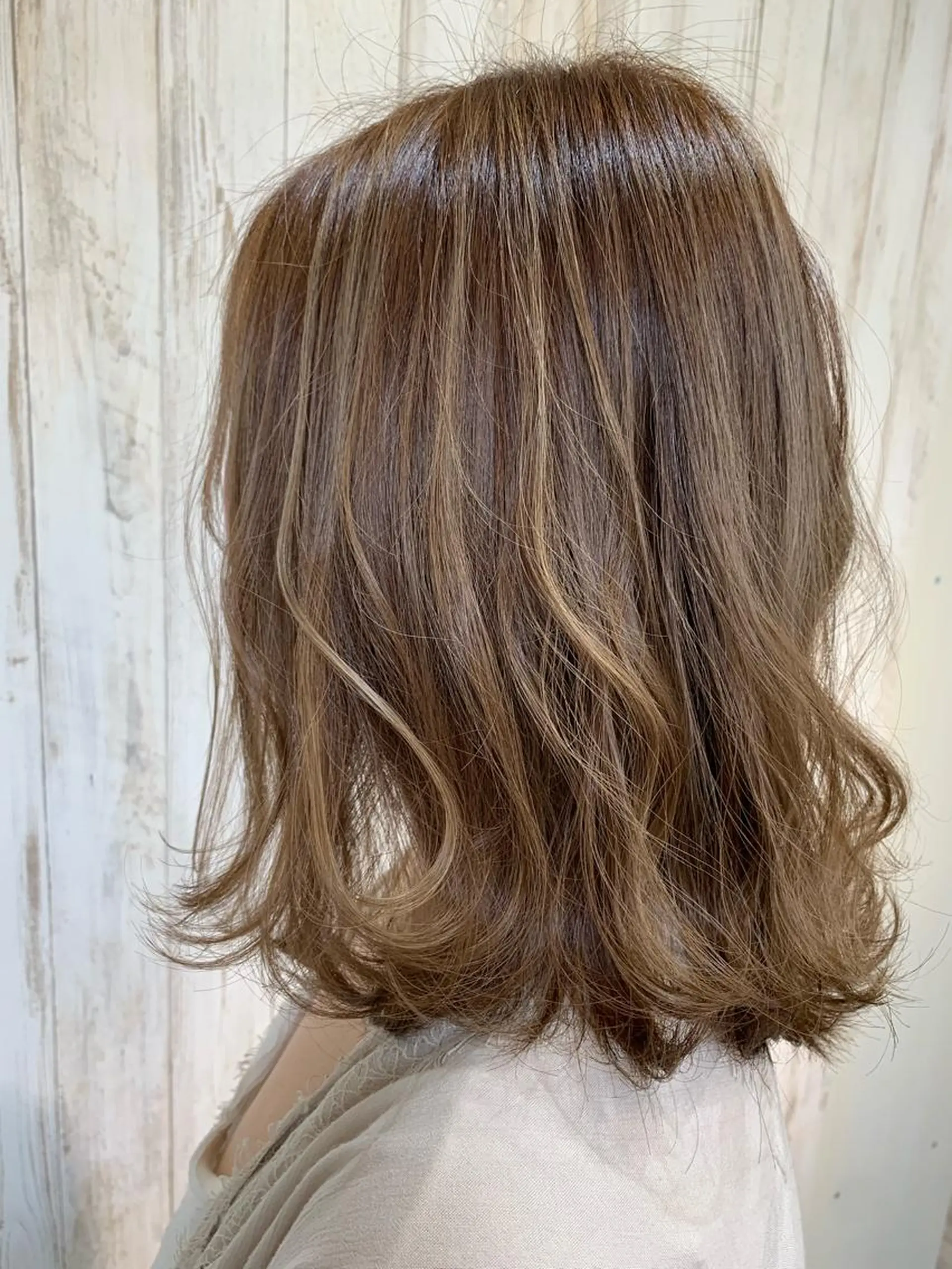 ミディアム カラー HAIR&MAKE.sia所属・心斎橋ボブ 好原良真のヘアスタイル