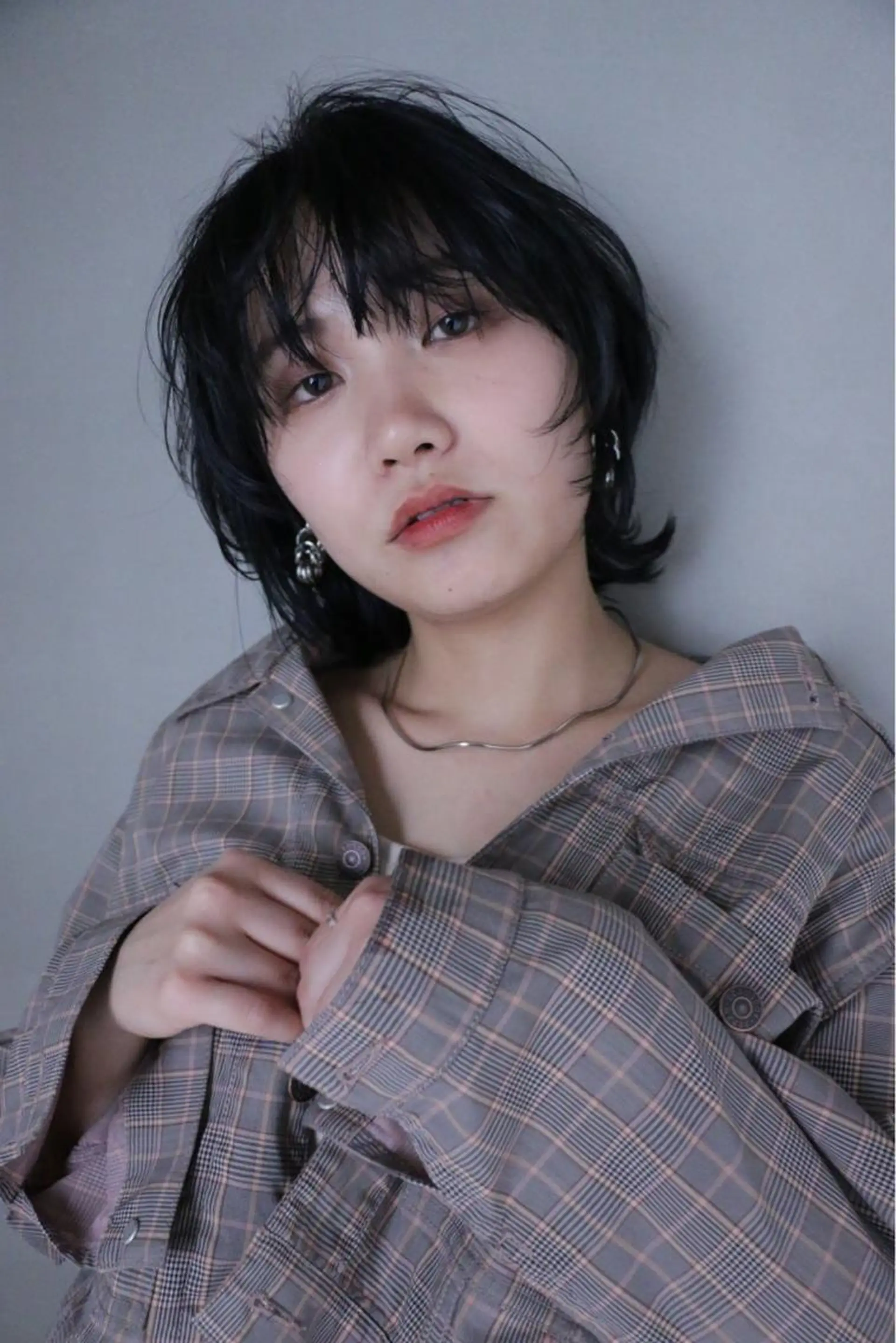 ショート カラー パーマ 黒髪 ウルフカット SALOWIN梅田茶屋町店所属・ウルフレイヤーカット /チヒロのヘアスタイル