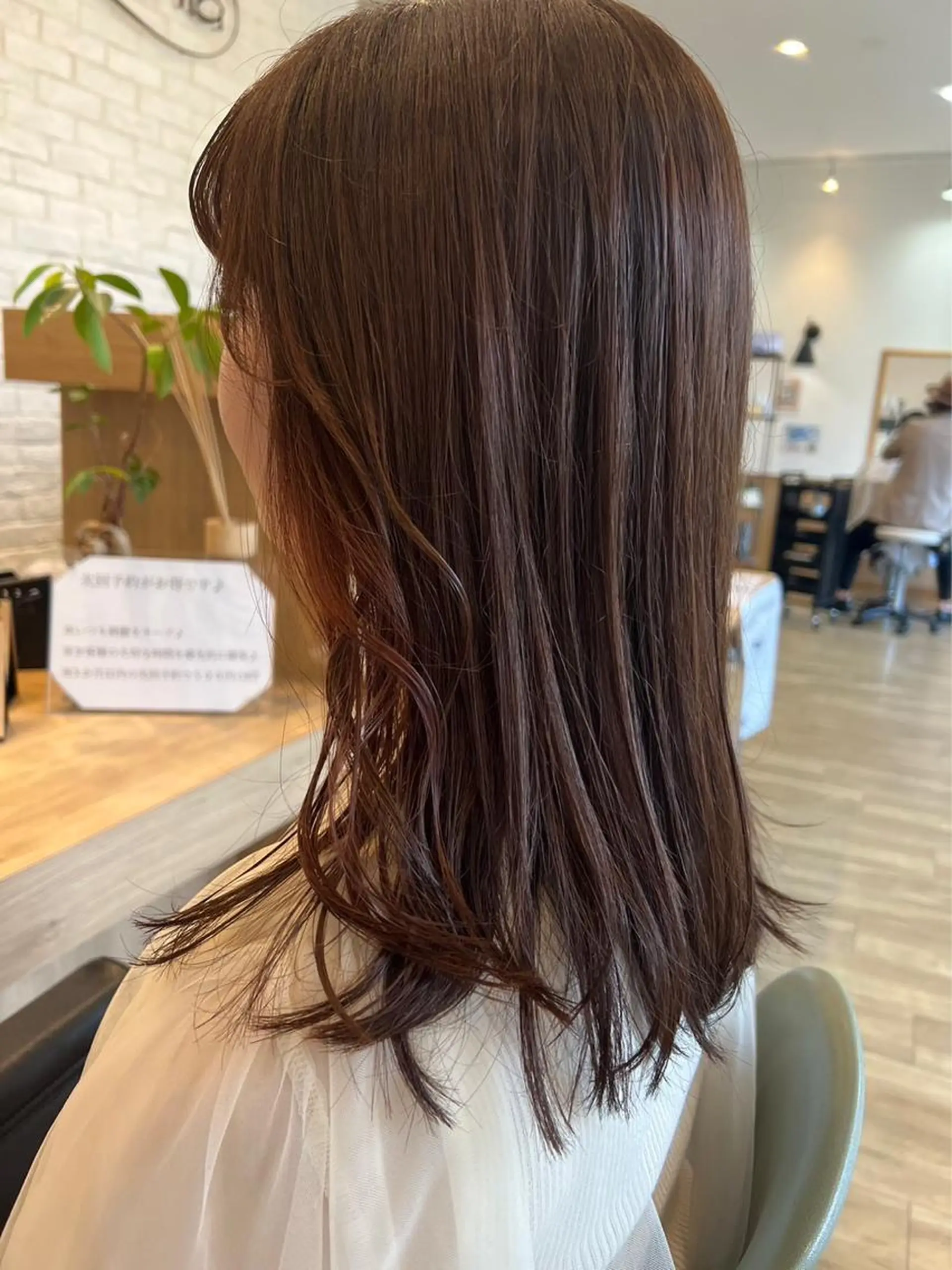 ミディアム ピンクブラウン 森本 美咲のヘアスタイル