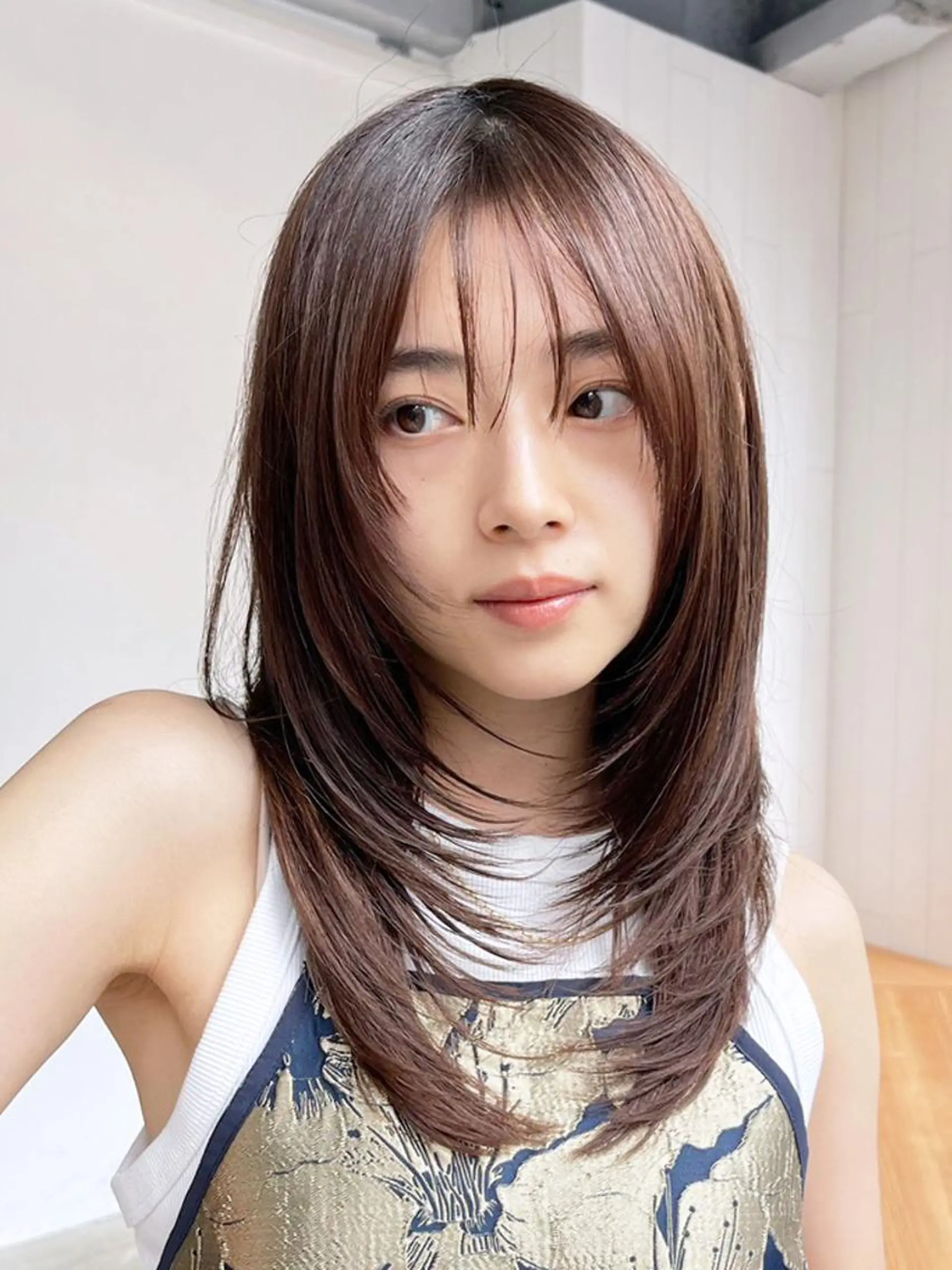 ロング カラー ロングレイヤー レイヤーカット ロング カット ヘアカラー トリートメント ITbyALBUM 中野店のヘアスタイル