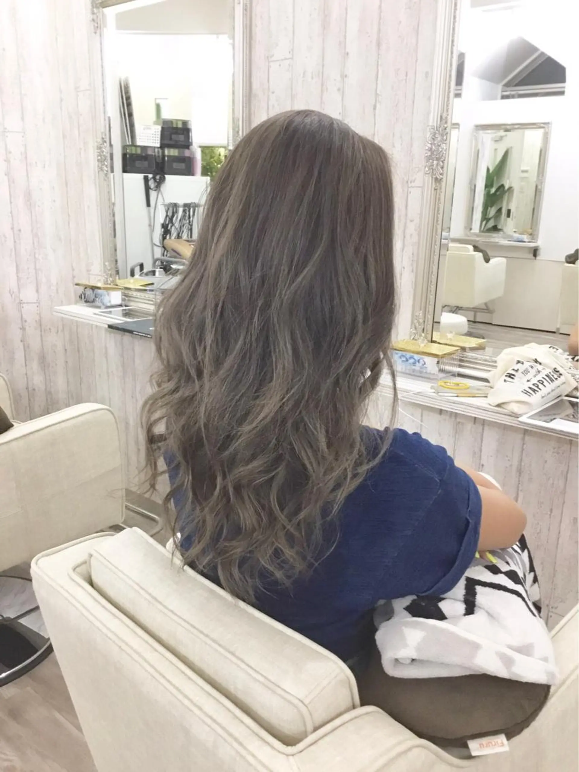 ロング カラー アディクシーカラー ブリーチ メッシュ 前髪カット無料🎉 髪質改善✨影山湧市のヘアスタイル