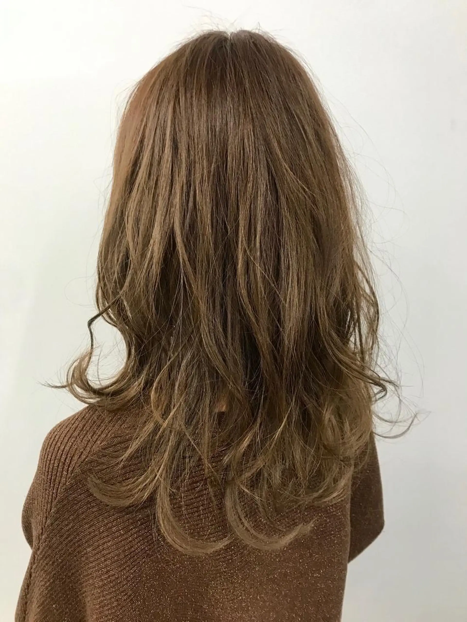 ミディアム カラー ベージュカラー ブリーチ イルミナカラー ヘアカラー 色気レイヤー& ショートはお任せ🌟のヘアスタイル