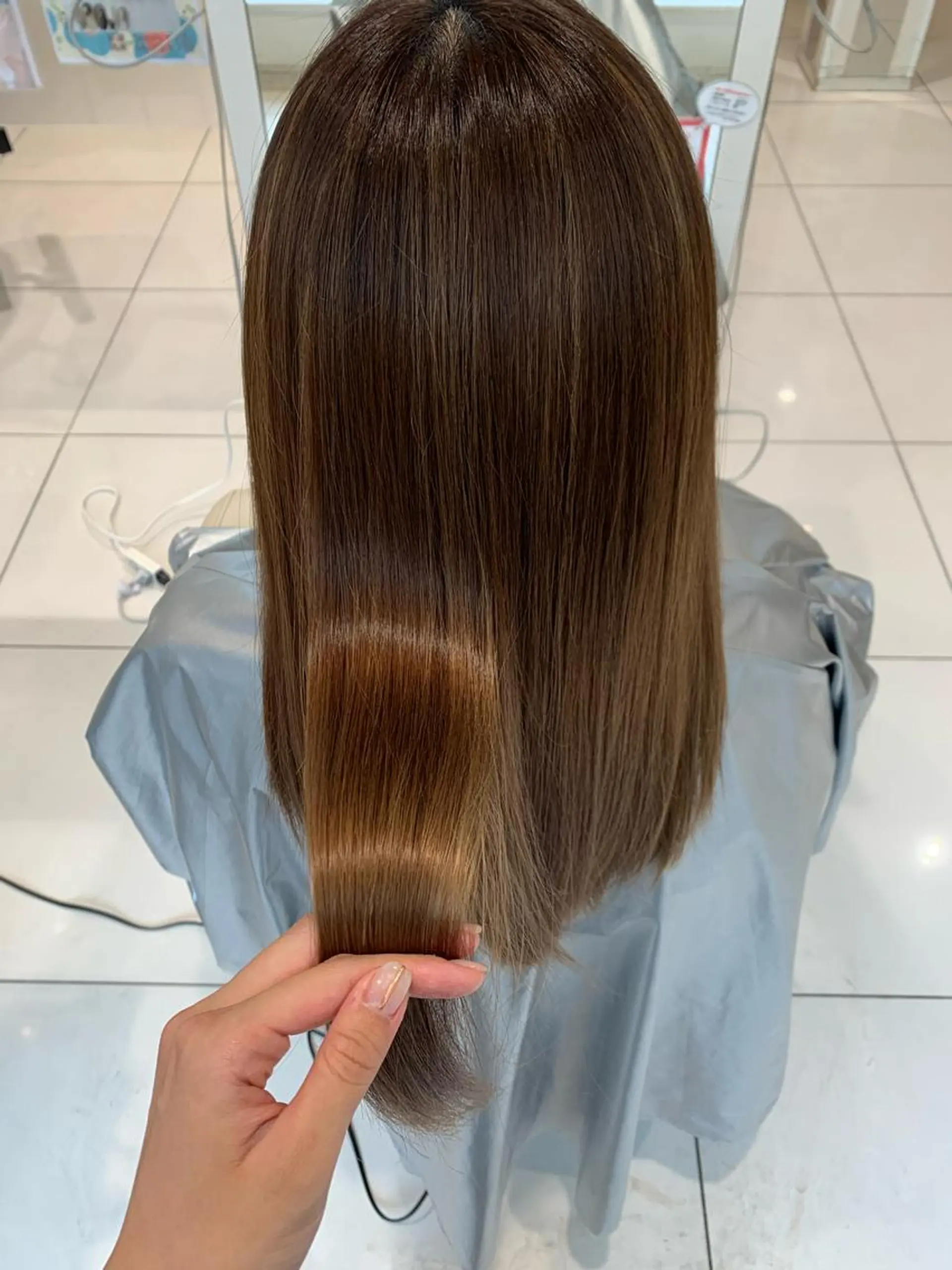 ミディアム ハイライト ワタナベ アオイのヘアスタイル