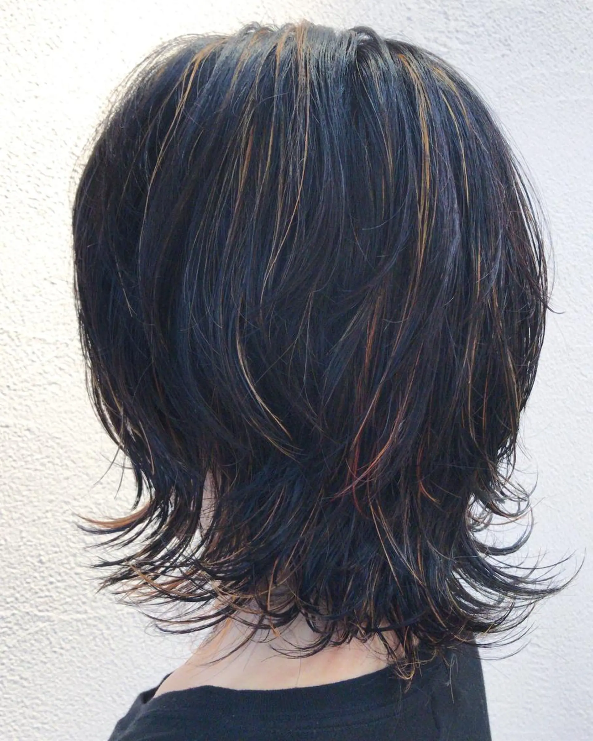 ミディアム カラー ハイライトカラー オレンジ ハイライト ウルフカット Neolive Cava 相模大野店所属・sola: neoliveのヘアスタイル