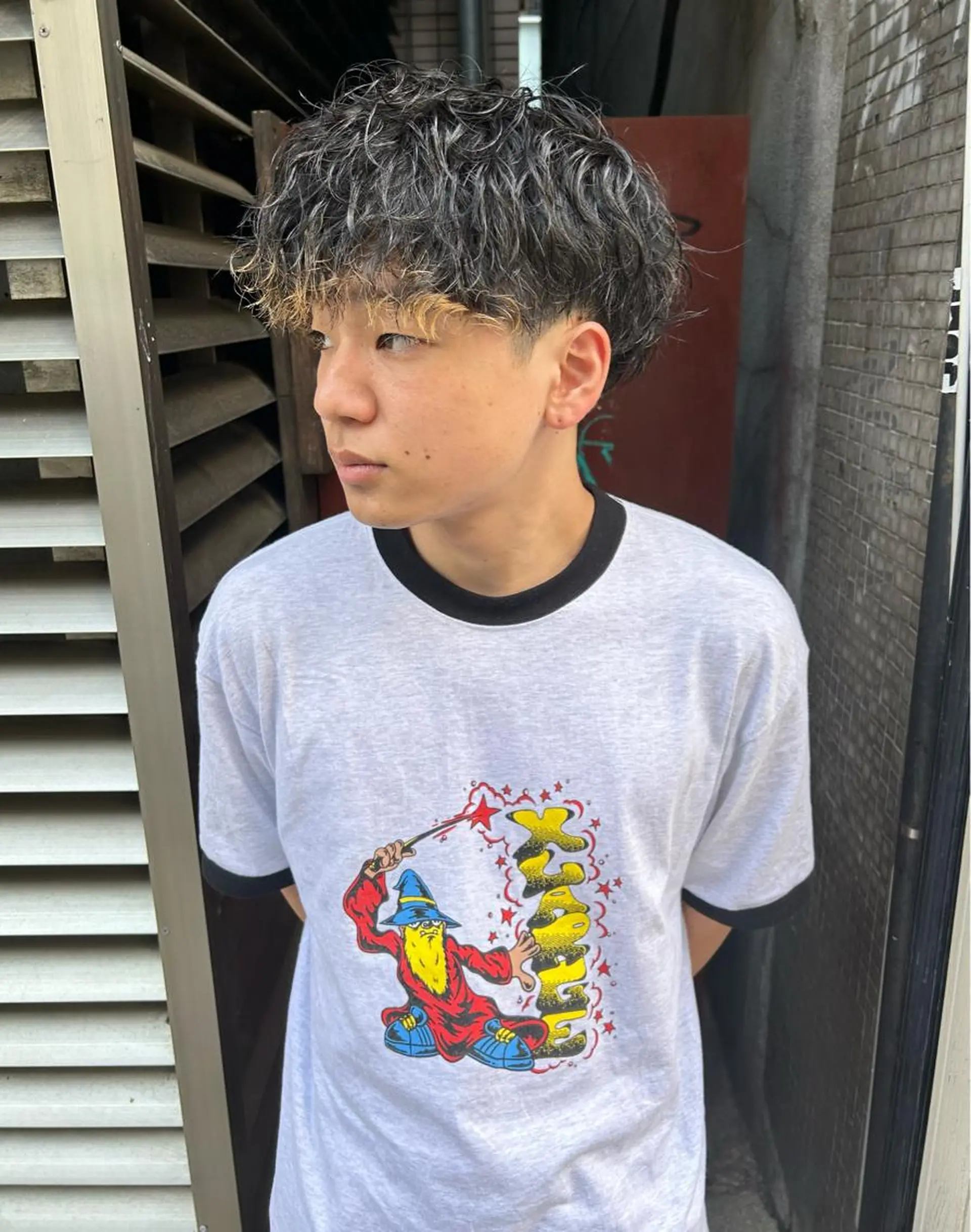 ショート カラー パーマ メンズ メンズブリーチ メンズハイライト メンズインナーカラー メンズパーマ プードルパーマ charme所属・💈メンズ特化 /伊藤大輝💈のヘアスタイル