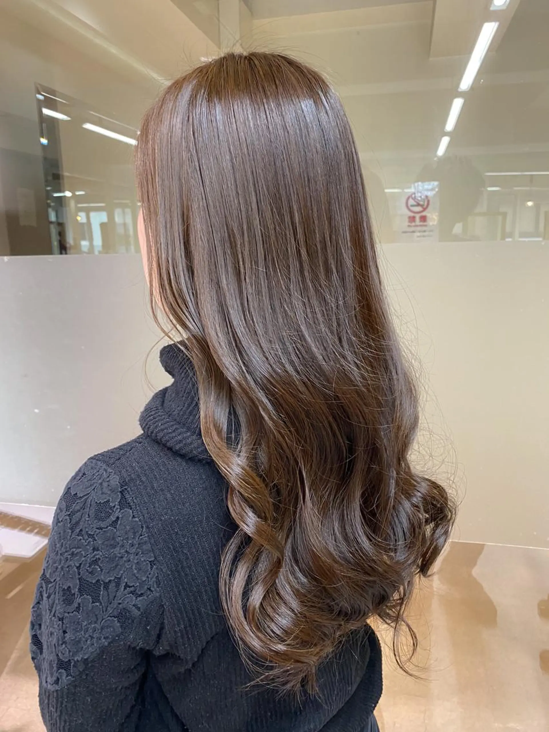セミロング カラー ベージュカラー ブリーチ イルミナカラー ブリーチなしカラー オリーブベージュ eclair.髪質改善&トリートメント所属・【艶髪、透明感】西村 有司のヘアスタイル