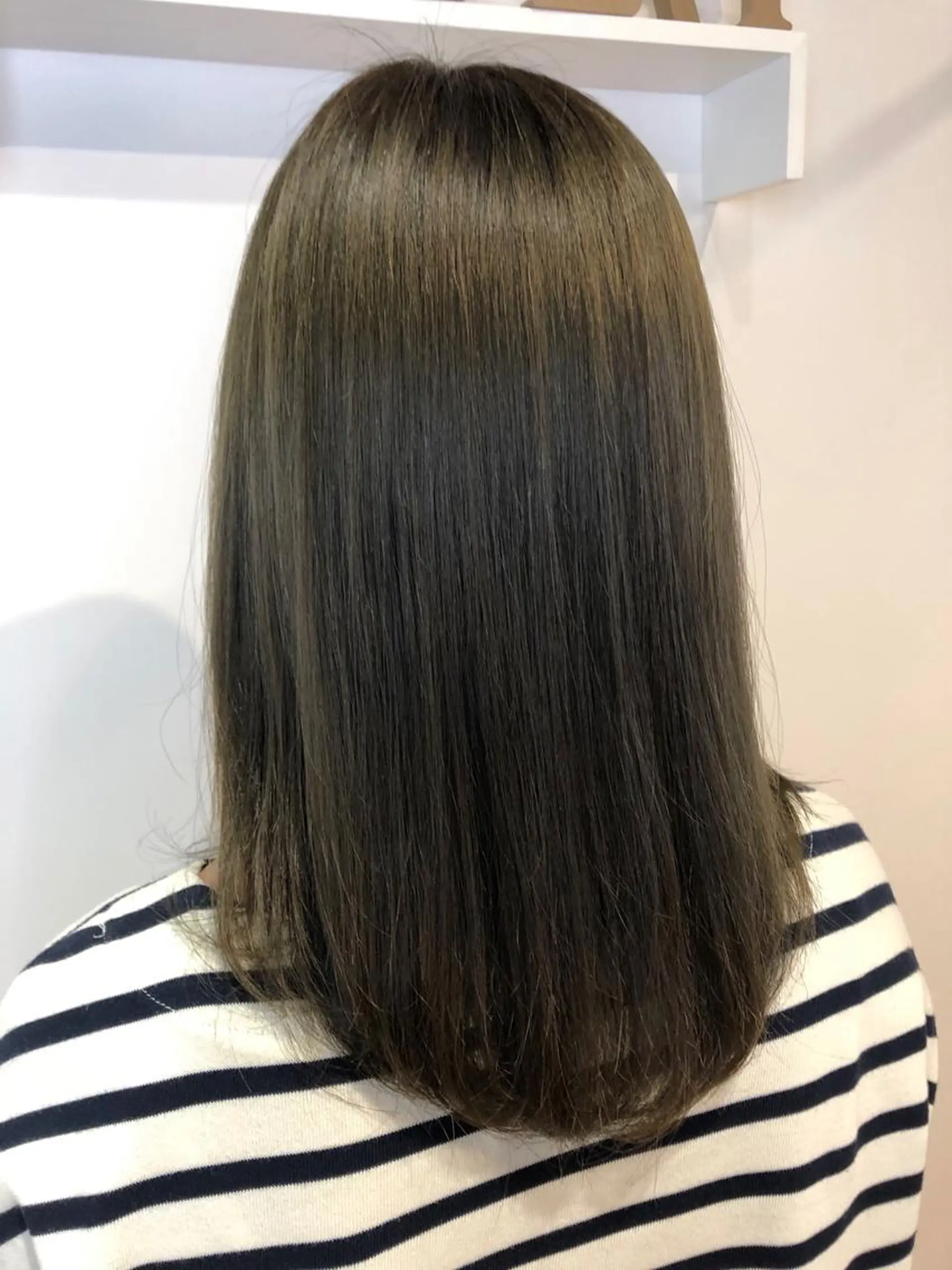 ミディアム カラー ヘアカラー トリートメント 青野 文香のヘアスタイル