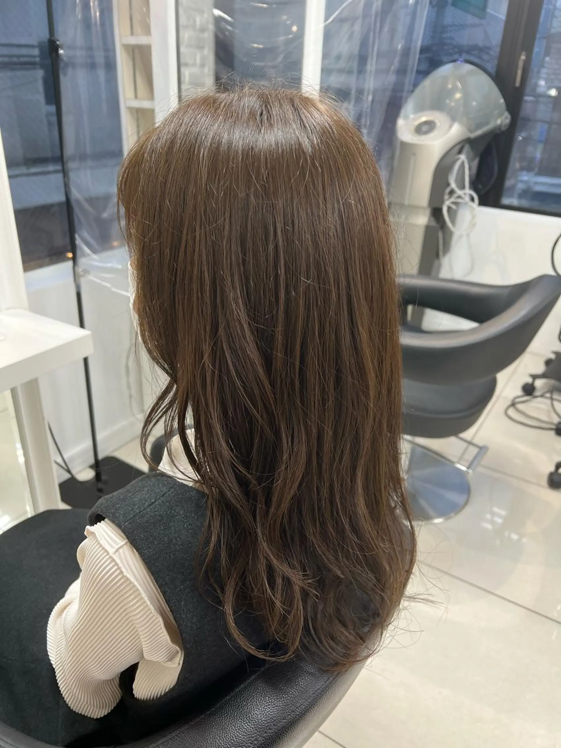 セミロング カラー ベージュカラー 透明感カラー オリーブベージュ カット ヘアカラー トリートメント 【暖色カラー特化】 中山由梨のヘアスタイル