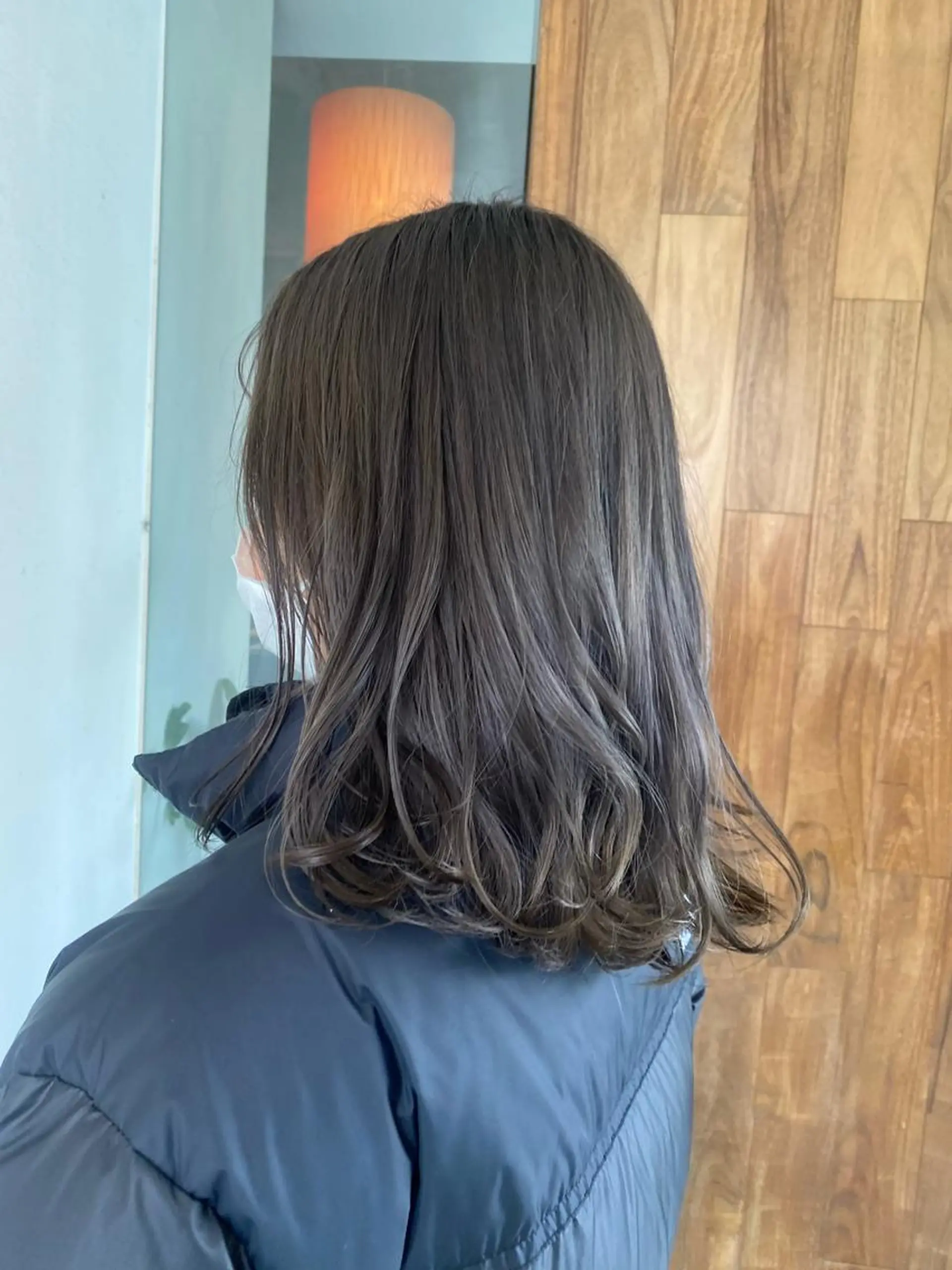 セミロング カラー グレージュ 中井 一葉のヘアスタイル