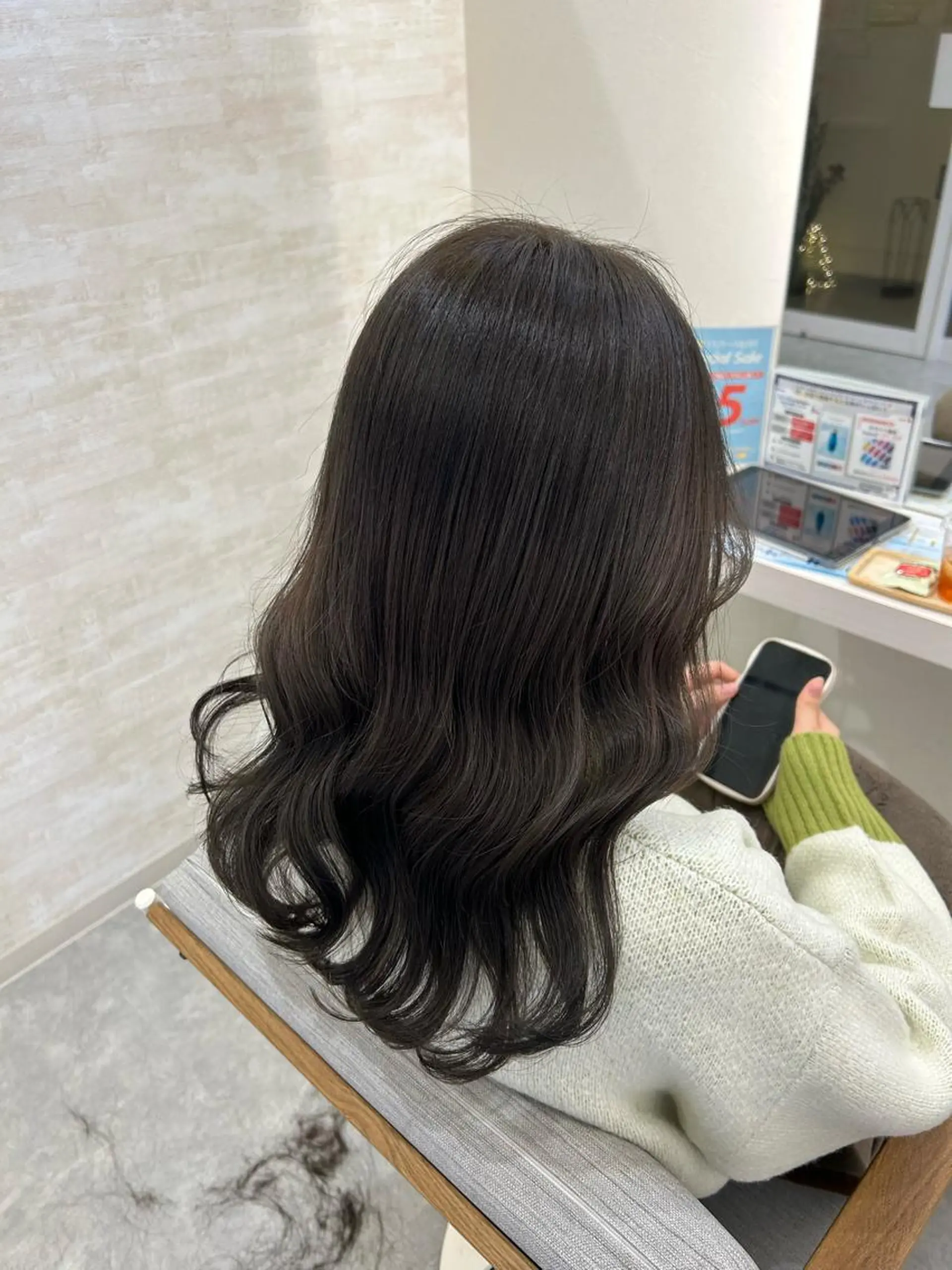 ミディアム カラー ヘアアレンジ ヘアカラー トリートメント 髪質改善&艶感カラー 🪄岡井美結のヘアスタイル