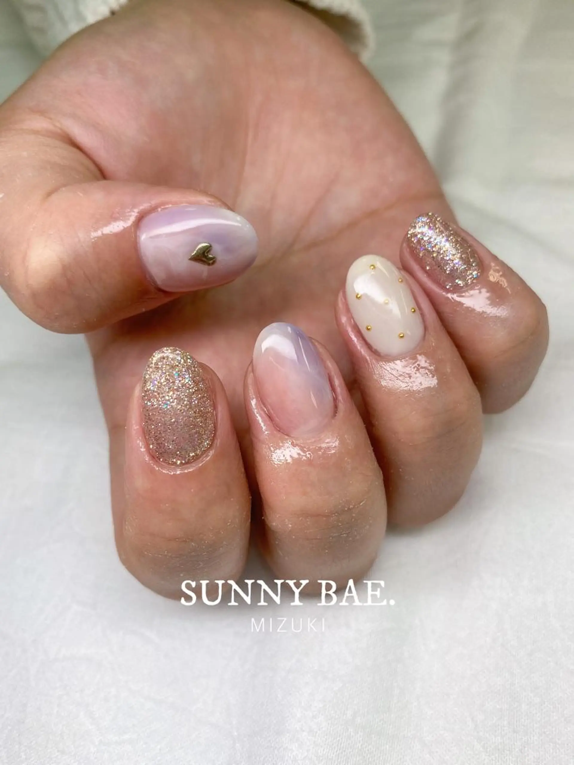 セミロング ネイル ハート ラメ(グリッター) 大理石ネイル(マーブル) ミラーネイル パステルネイル ハンドネイル SUNNY BAE. 🌼MIZUKIのネイルデザイン