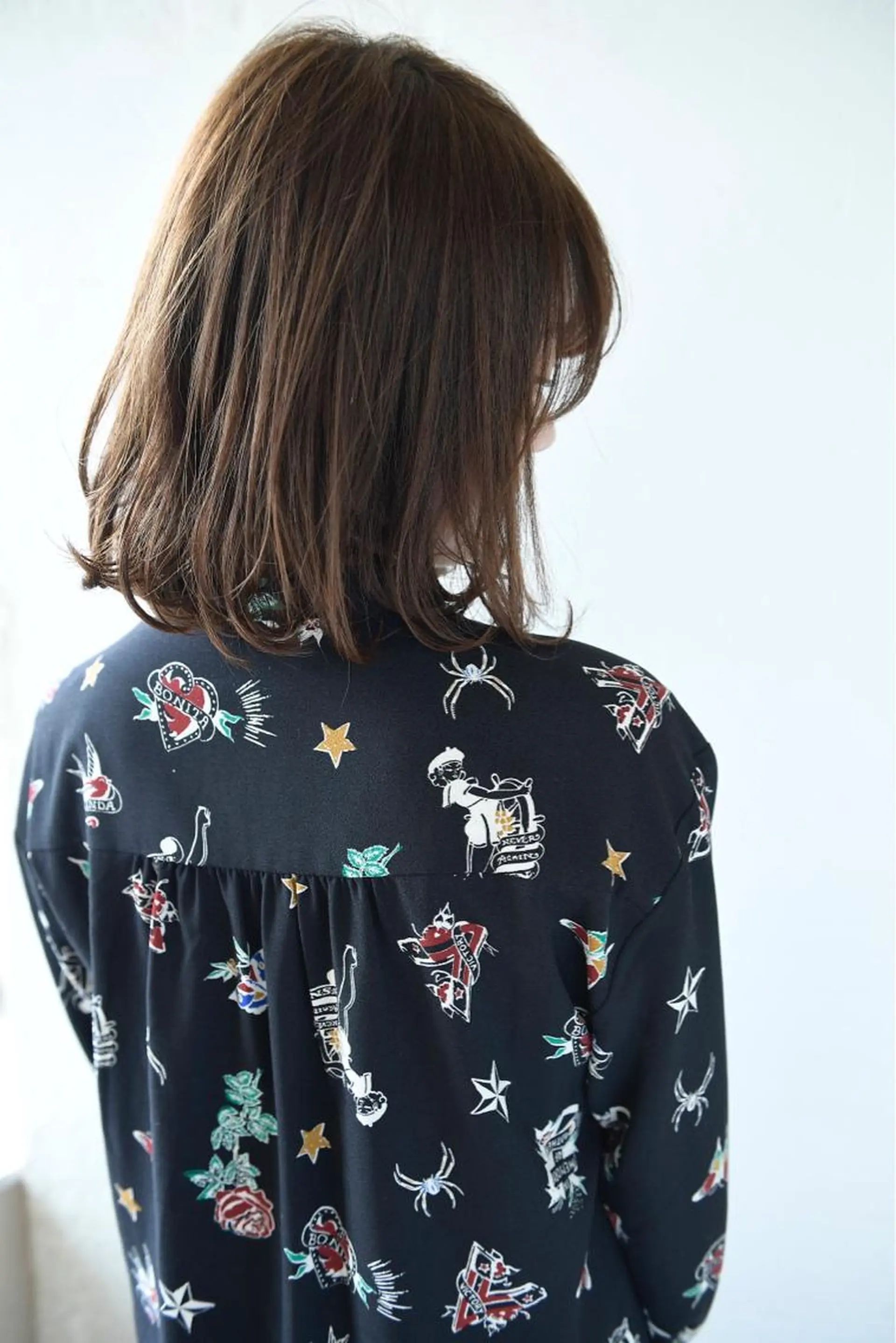 ミディアム KAMIGAMI所属・KAMIGAMI SAKAEのヘアスタイル