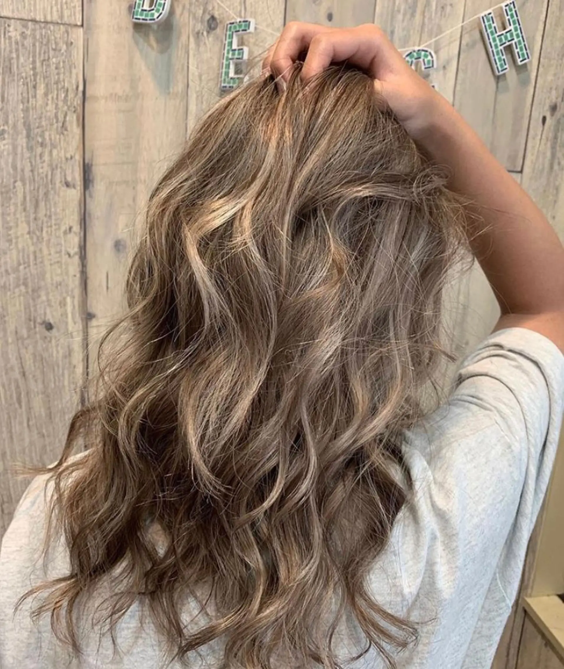 カラー LOHAS宮田 香奈のヘアスタイル