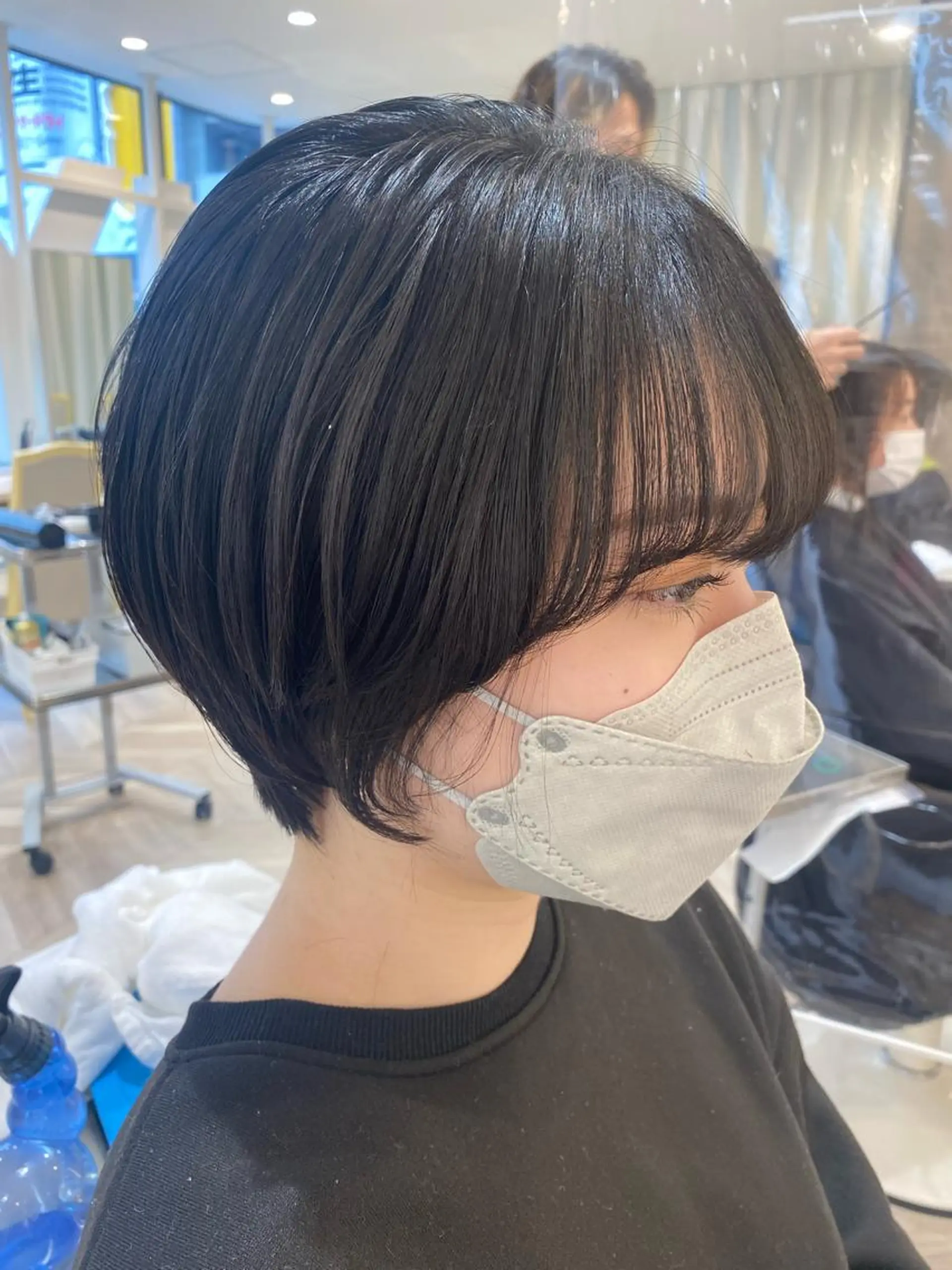 ショート カット トリートメント ベージュ/インナー カラー🤍Rieのヘアスタイル
