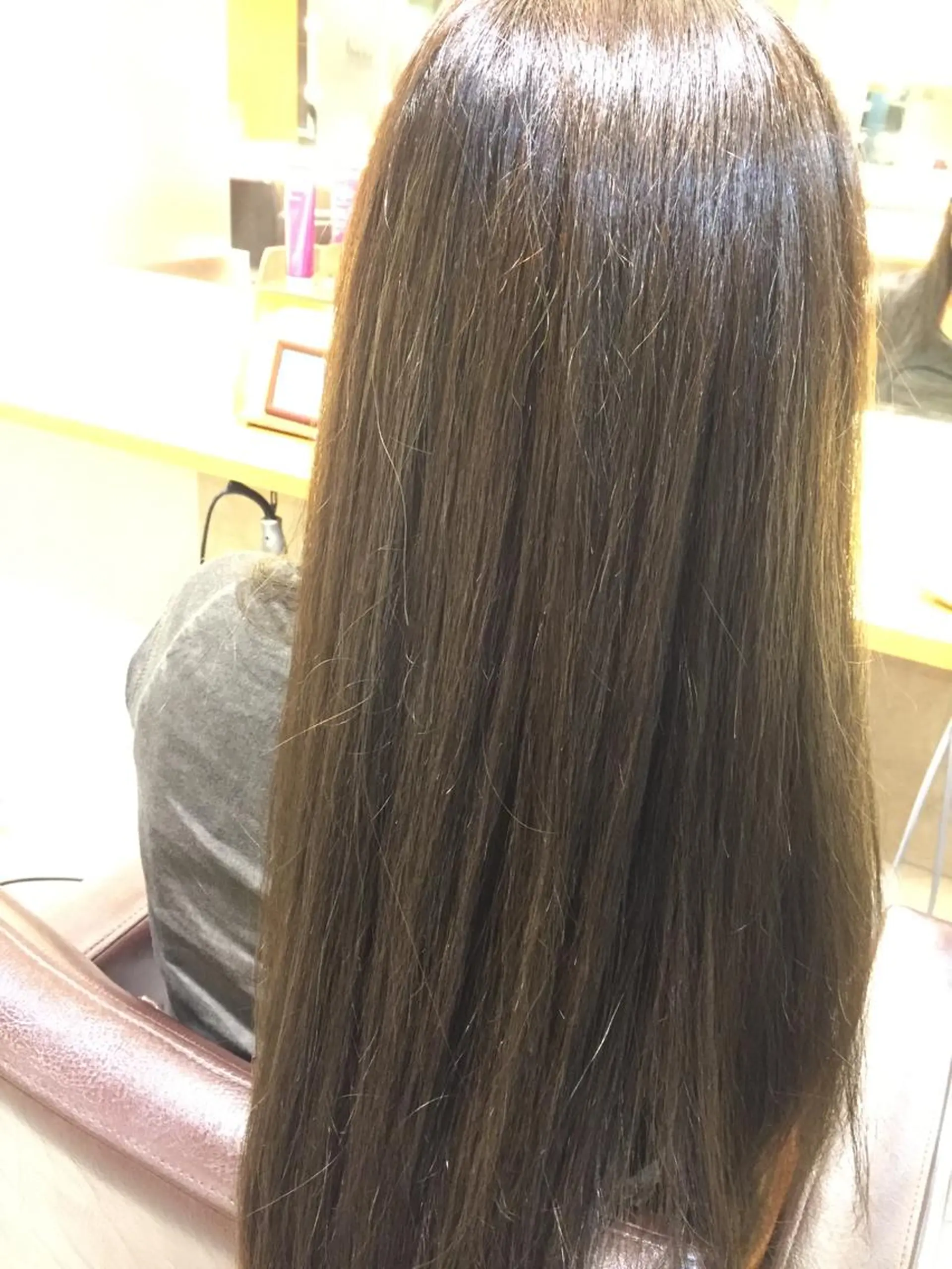ロング カラー アッシュ 加藤 綾華のヘアスタイル