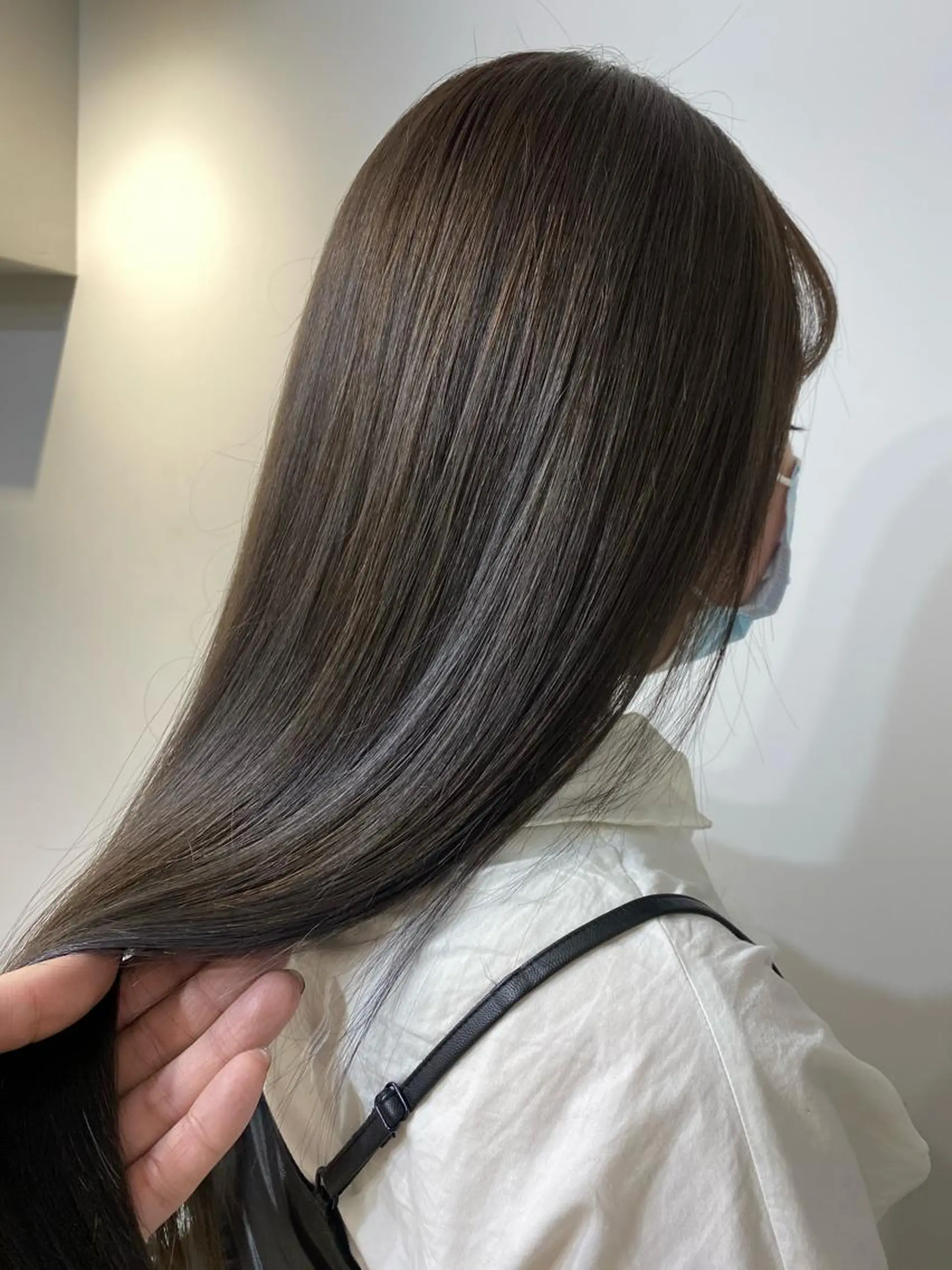 ロング カラー ブリーチ グレージュ ブリーチなしカラー オリーブグレージュ オリーブグレー ヘアカラー ALLY（アリー）所属・ミニモお気に入り数 No.1宍戸雄弥のヘアスタイル