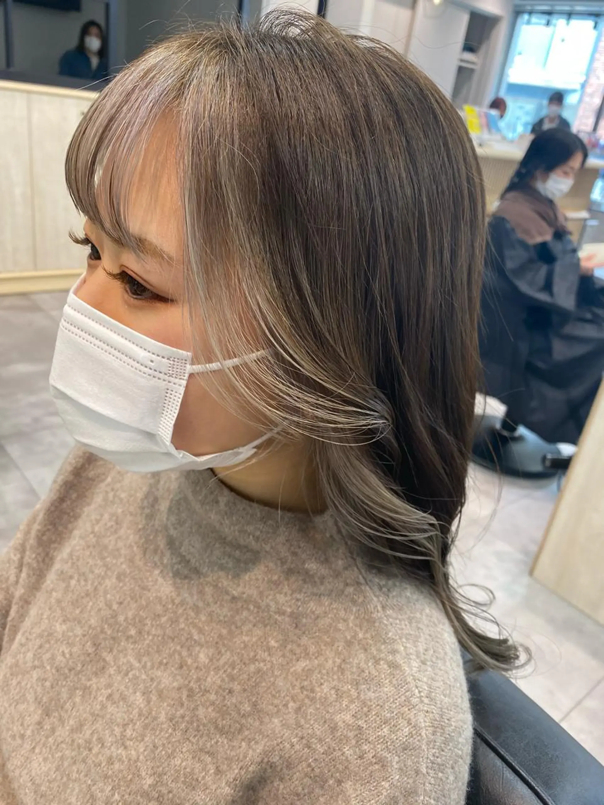 セミロング カラー 韓国風デザイン 💐MIZUKI💐のヘアスタイル