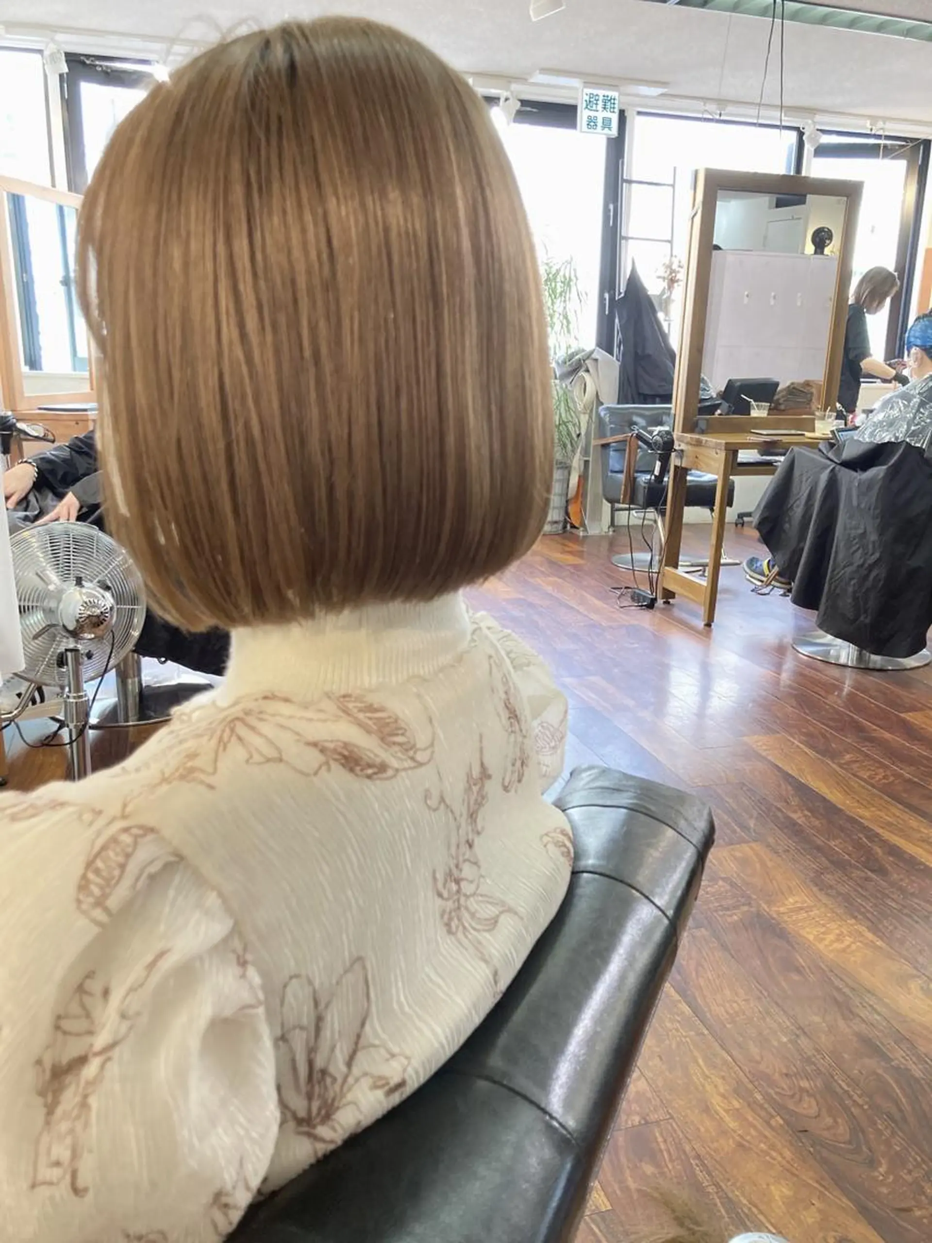 ミディアム カラー ベージュカラー ブリーチ 小木曽智美 /ボブ/ショートのヘアスタイル