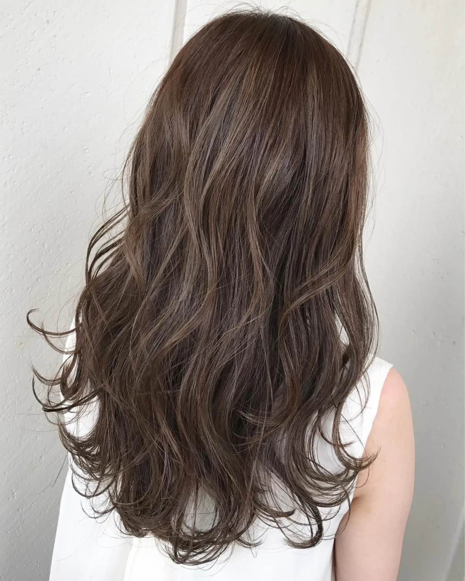 ロング カラー ベージュカラー ラベンダーカラー ラベンダーベージュ Heart's所属・若杉 諒のヘアスタイル