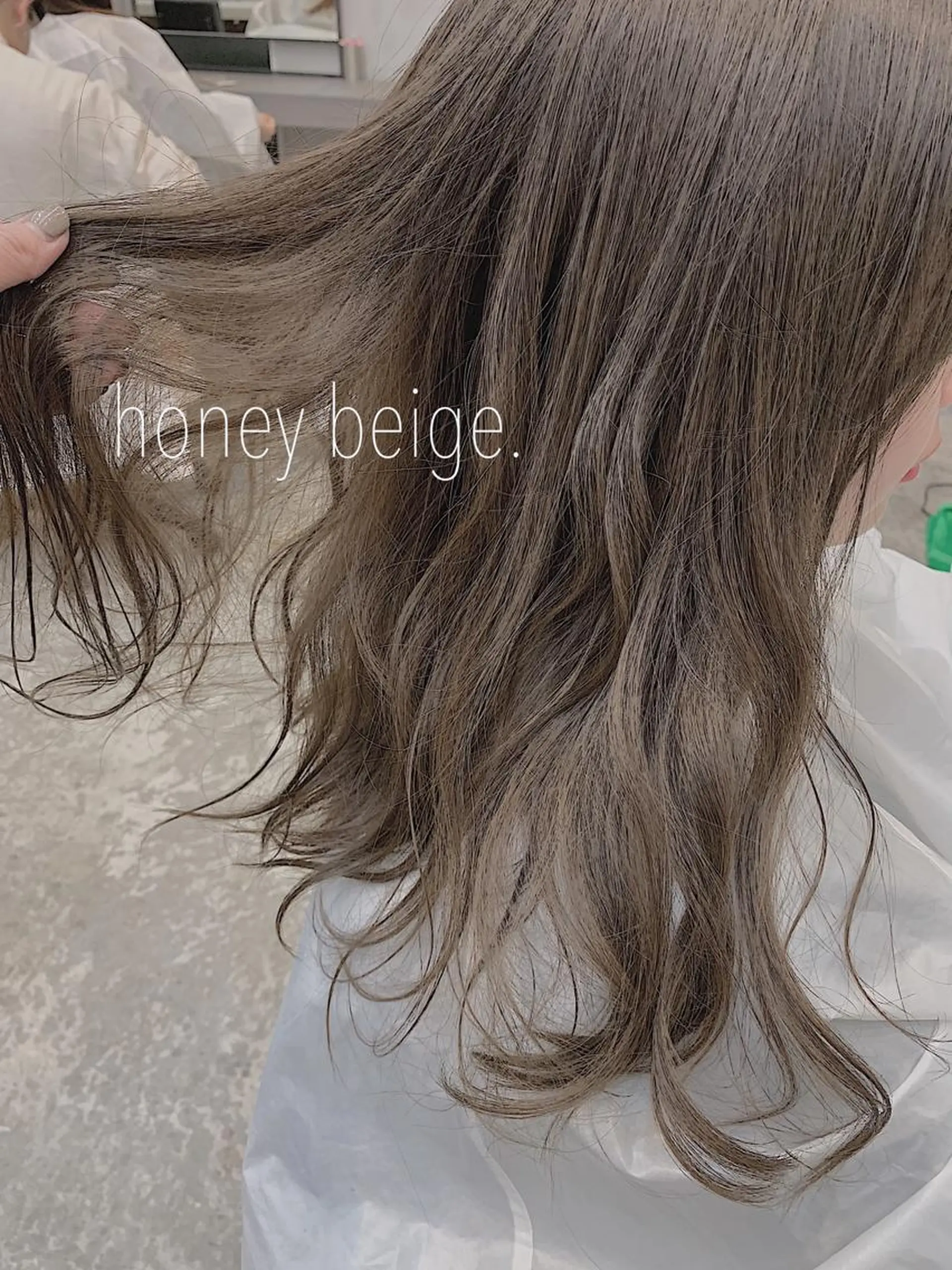 セミロング カラー 江原 綾花のヘアスタイル