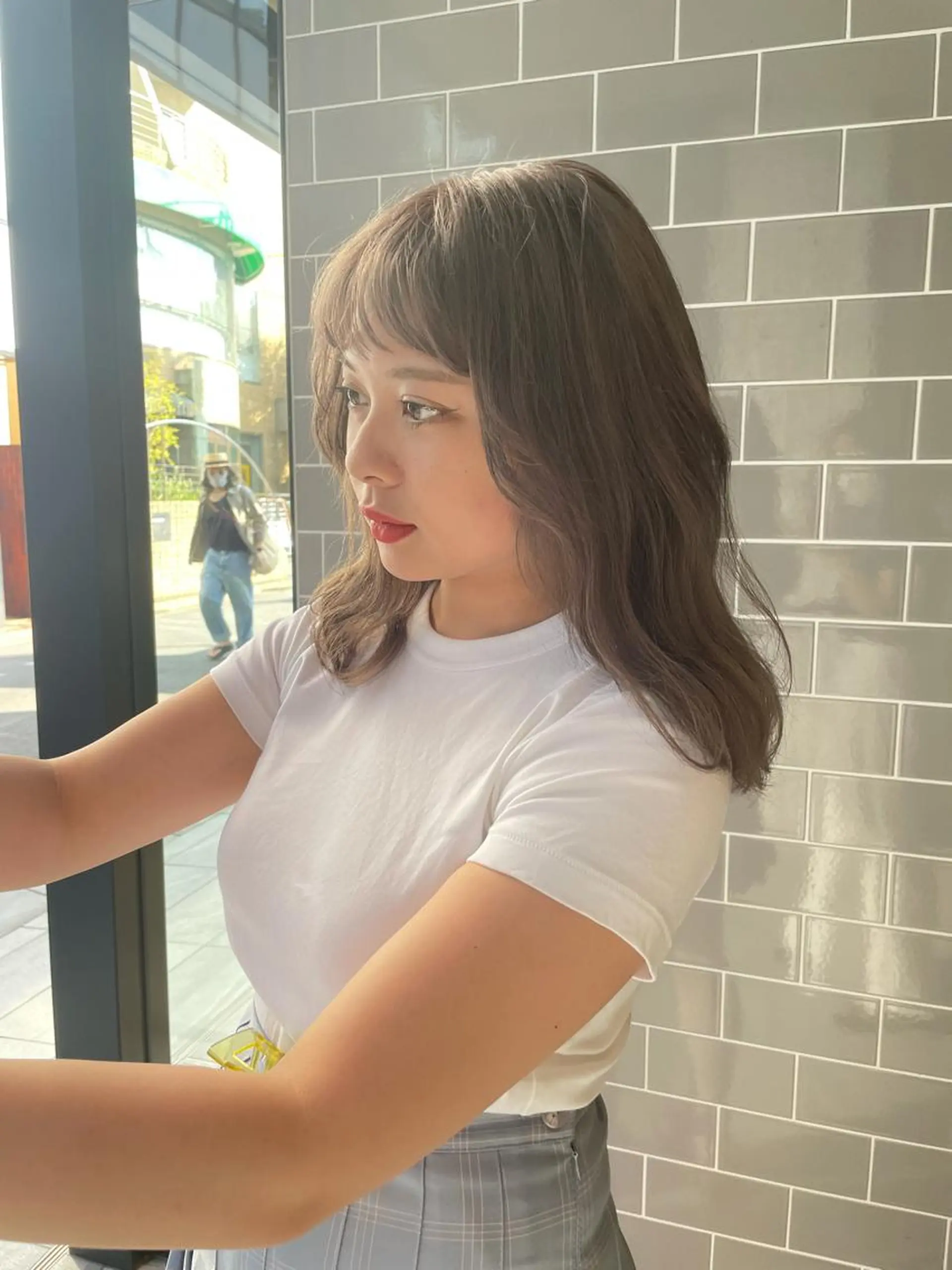 セミロング ヘアカラー LANVERY所属・うる艶ヘア💐 艶ハイトーン💐彩夏のヘアスタイル