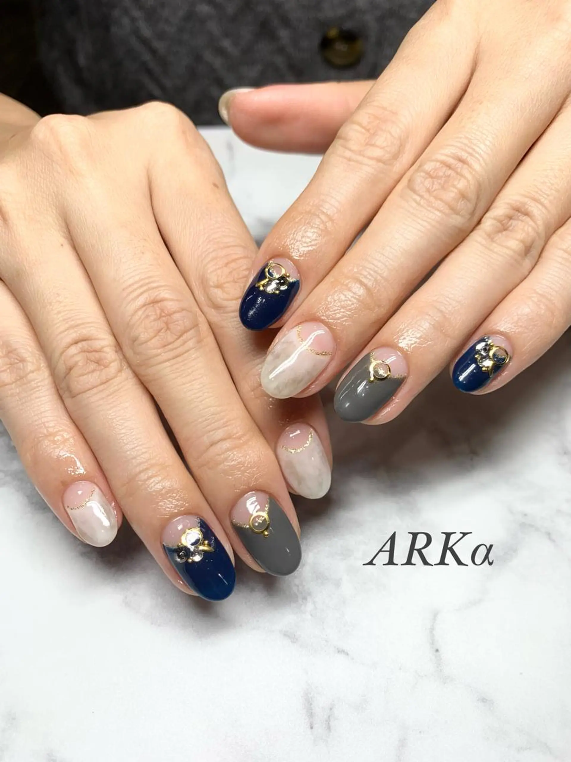 ミディアム ネイル ハンドネイル Nailsalon ARKαのネイルデザイン