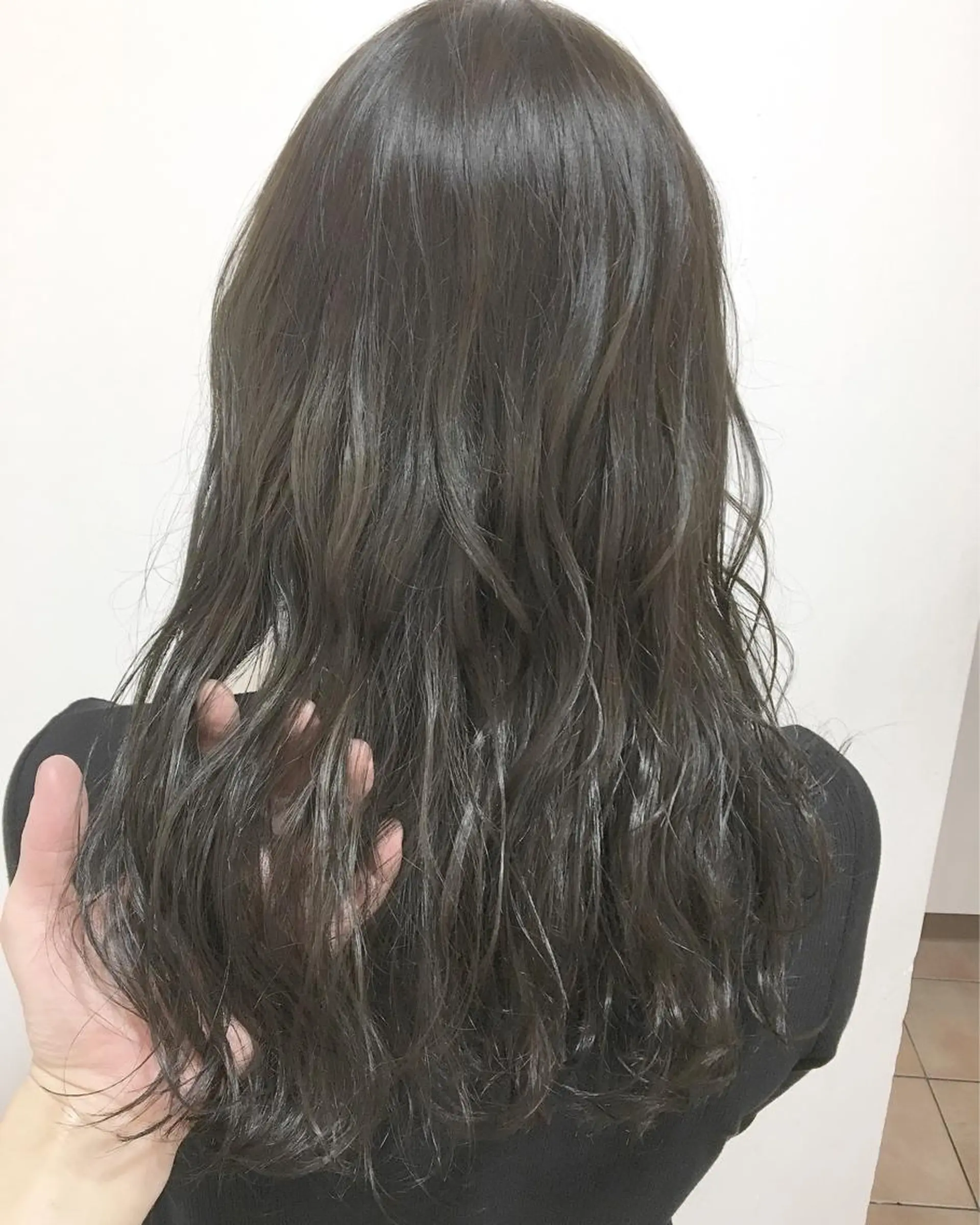 ロング カラー グレージュ RoL by apollo所属・横浜ブリーチムラ直し 特化美容師/海崎剛史のヘアスタイル