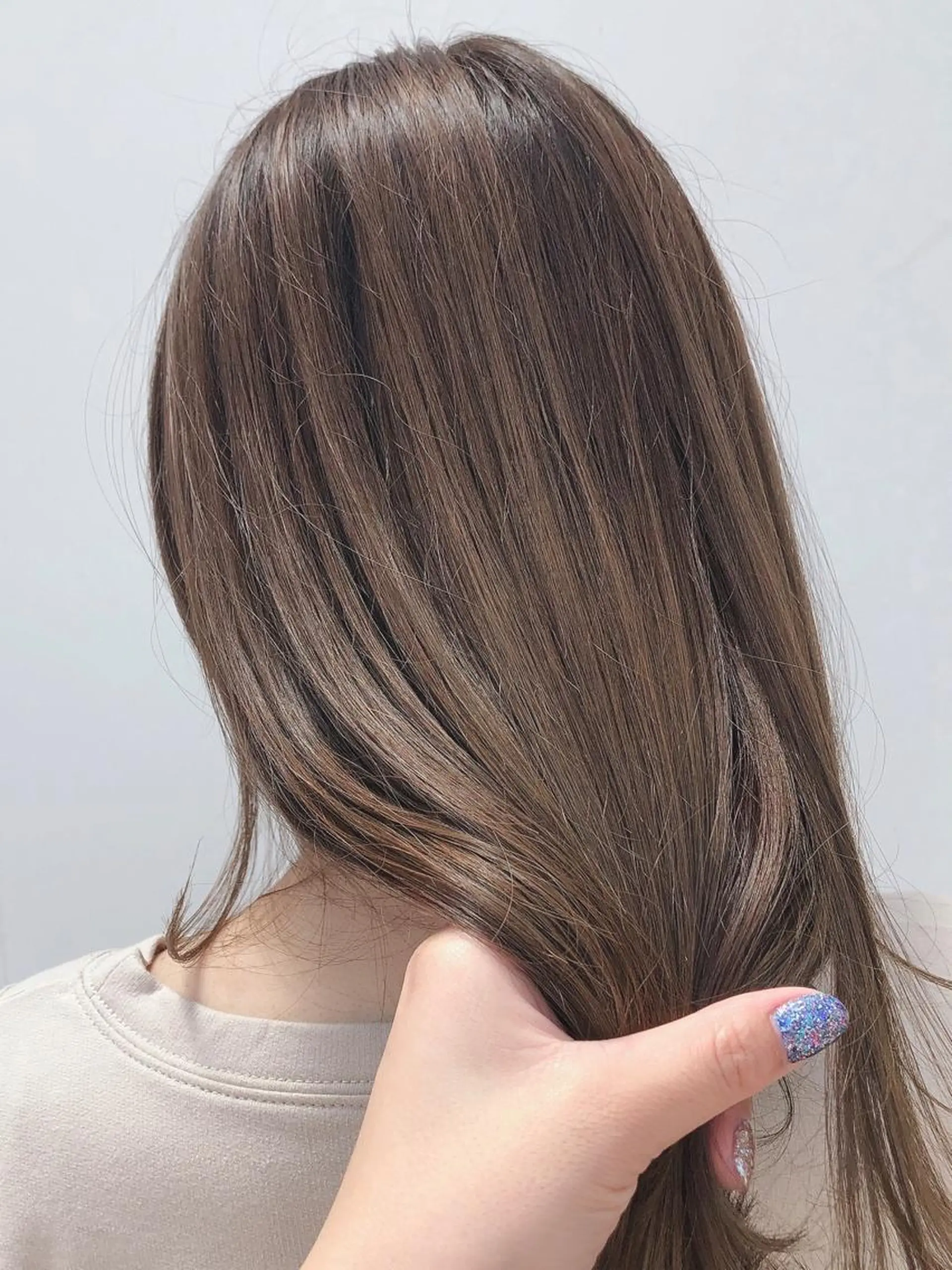 セミロング カラー カット 縮毛矯正 トリートメント 韓国🩵海外ヘア 宮川華奈のヘアスタイル
