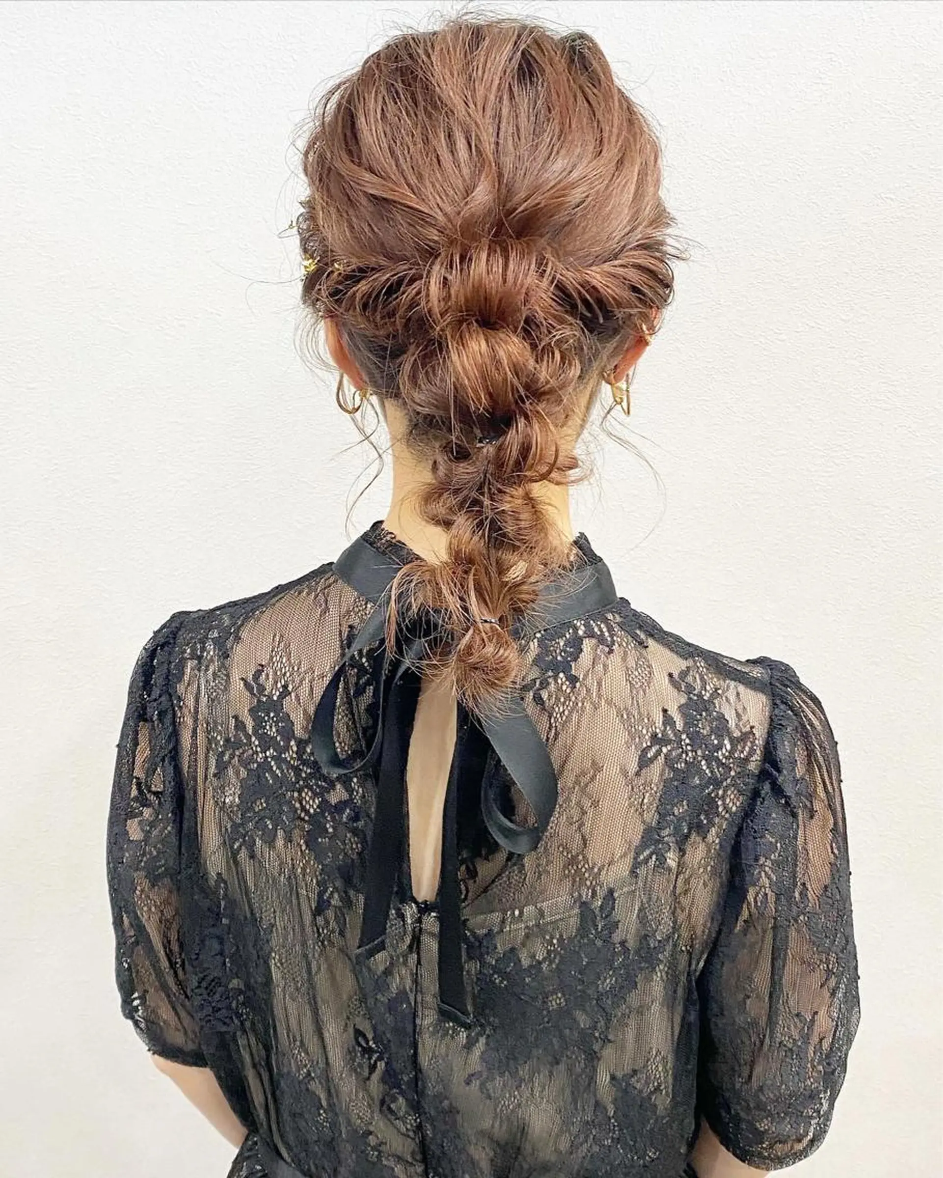 セミロング ヘアアレンジ ヘアセット FIORE hair design所属・山根 奈緒のマツエク・マツパデザイン
