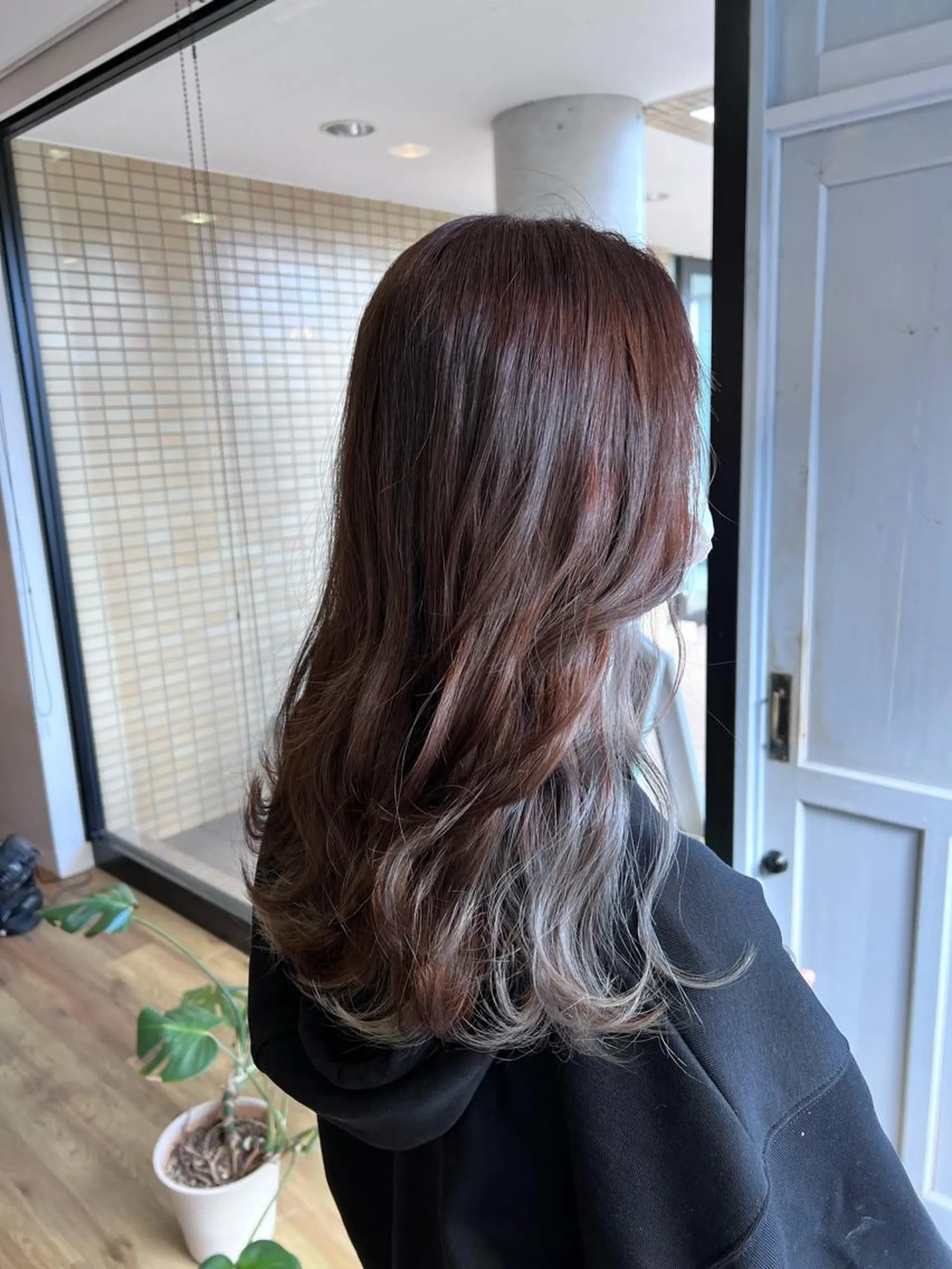 ロング カラー ベージュカラー ブラウンカラー ピンクカラー ピンクブラウン ヘアカラー ツキダテ ユイのヘアスタイル