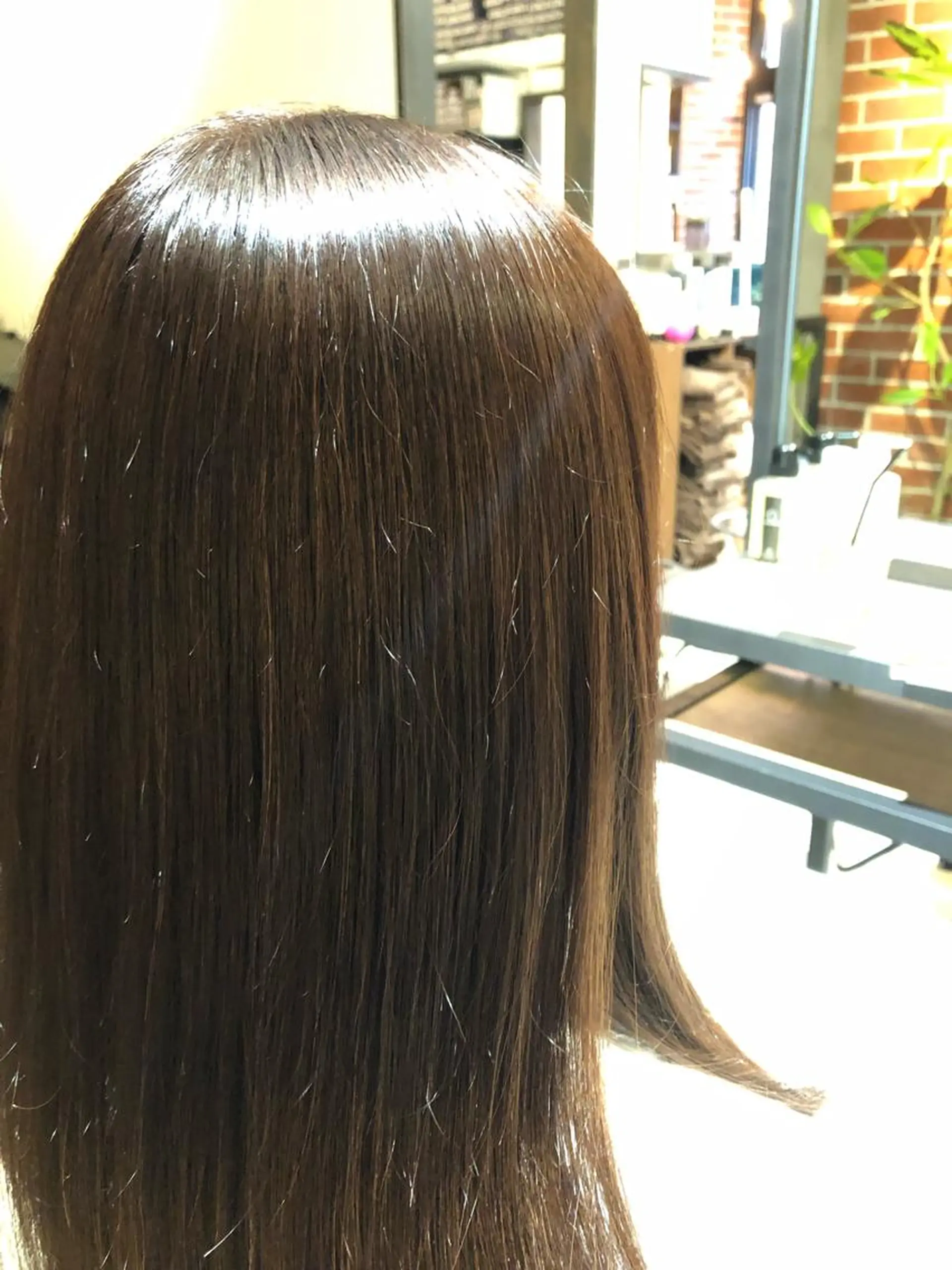 ミディアム 小林 愛花のヘアスタイル
