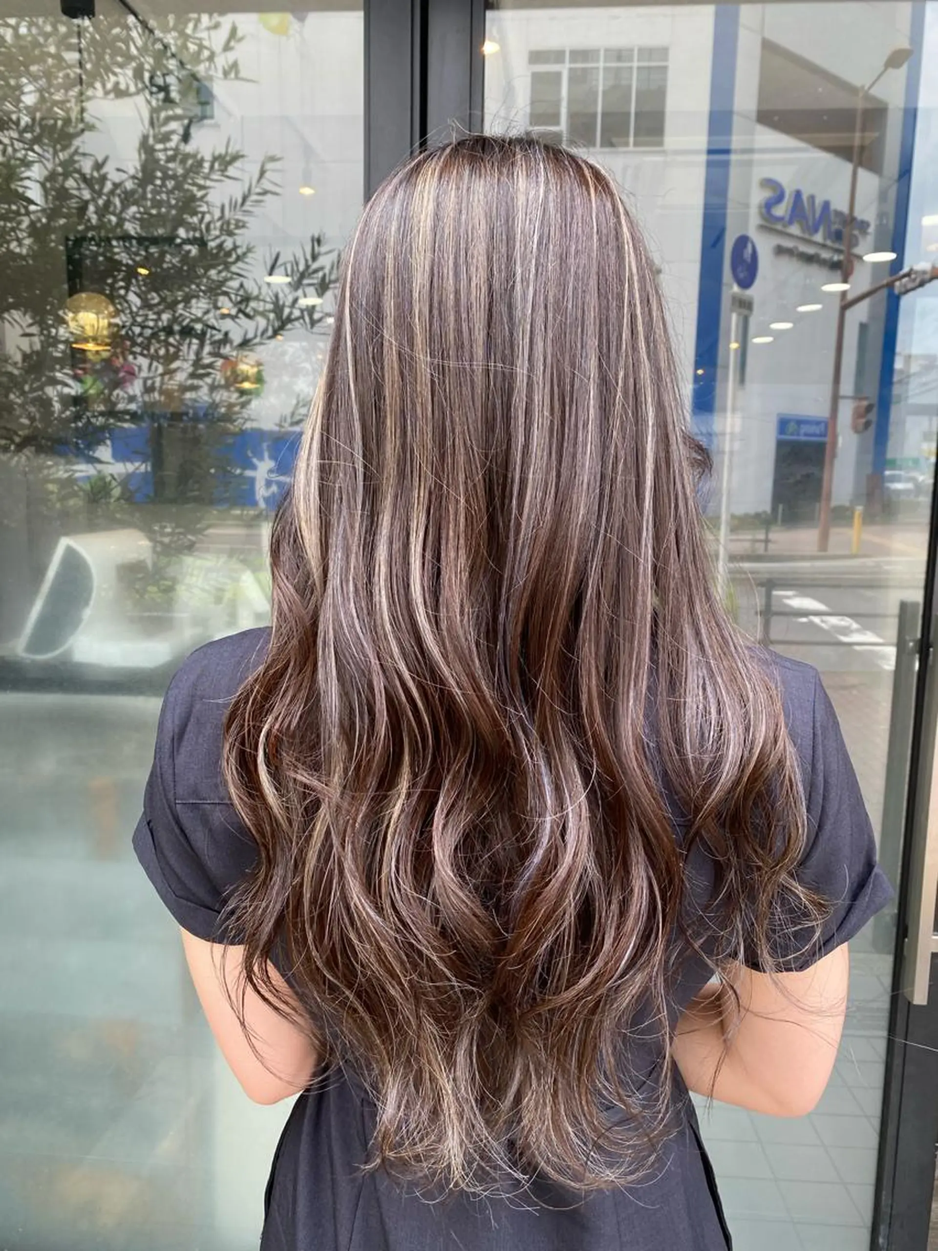 ロング カラー ヘアアレンジ ヘアカラー トリートメント Belle hair Design青野大貴のヘアスタイル