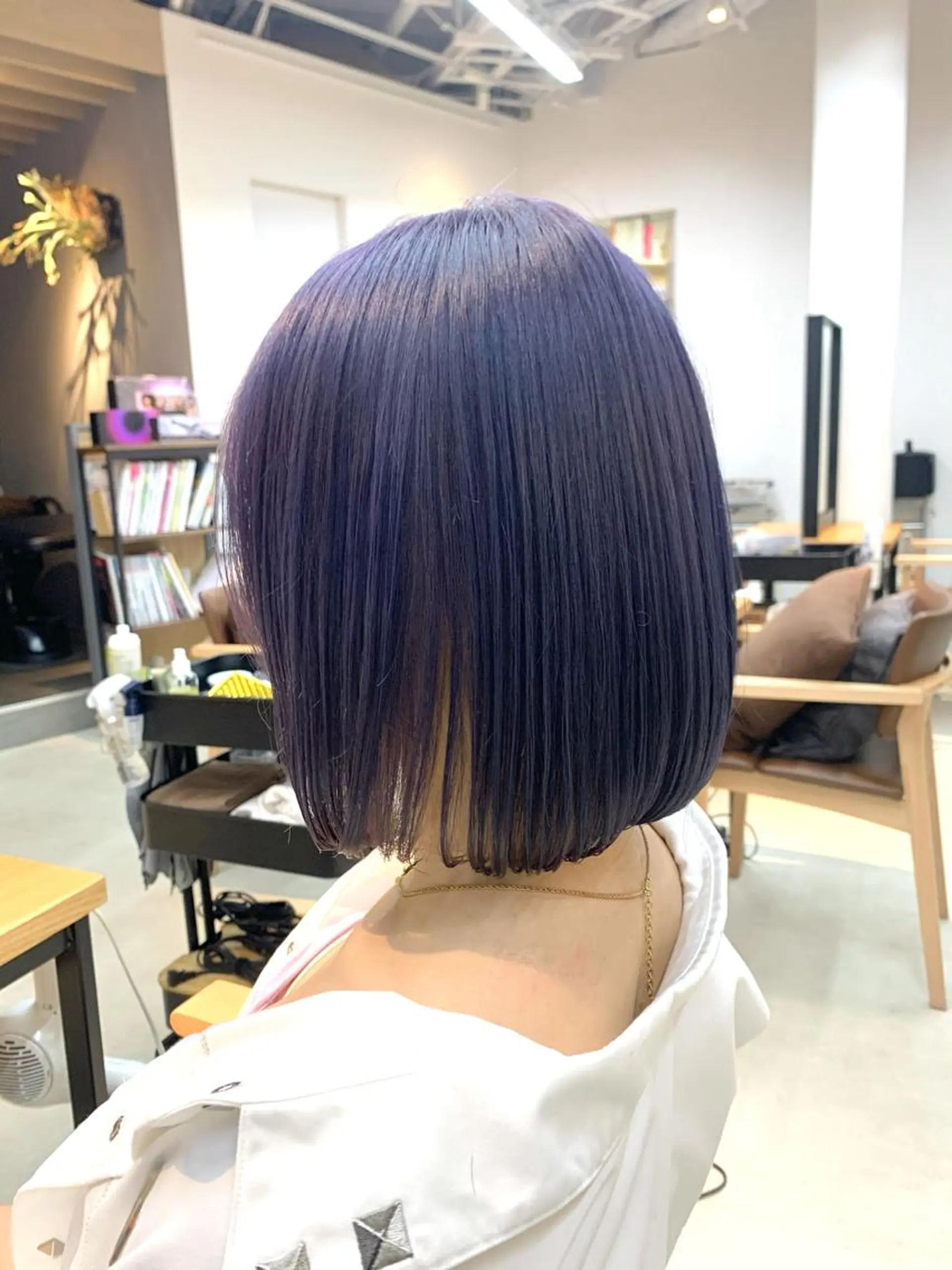 ミディアム カラー パーマ ブリーチ 抜きっぱなしブロンド パープルカラー mee.urawa所属・似合わせショート×透 明感/やじまたかしのヘアスタイル