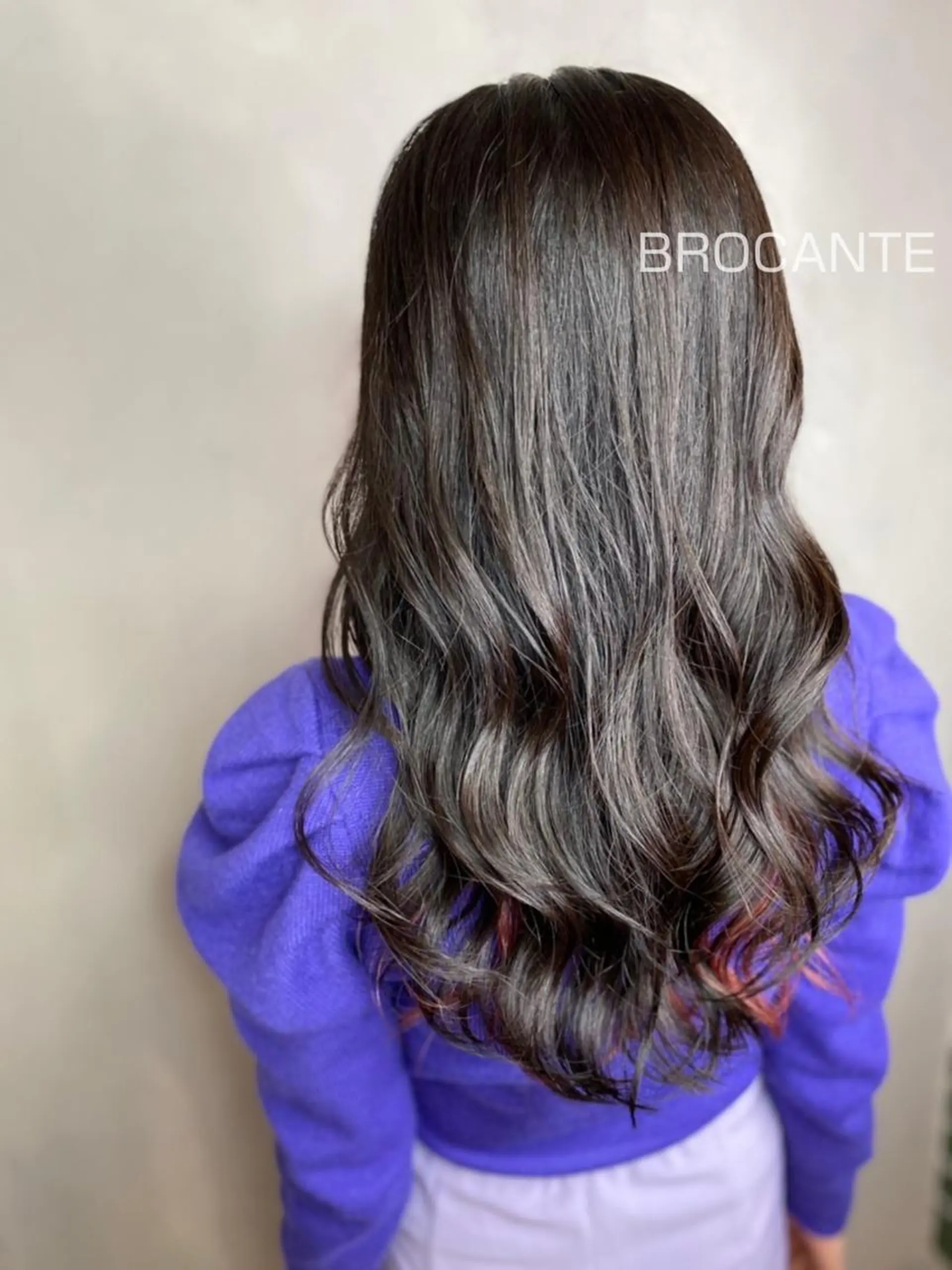 ロング カラー 黒髪 ブリーチ ケアブリーチ インナーカラー ピンクカラー ヘアカラー BROCANTE✂︎ karasawa.nのヘアスタイル