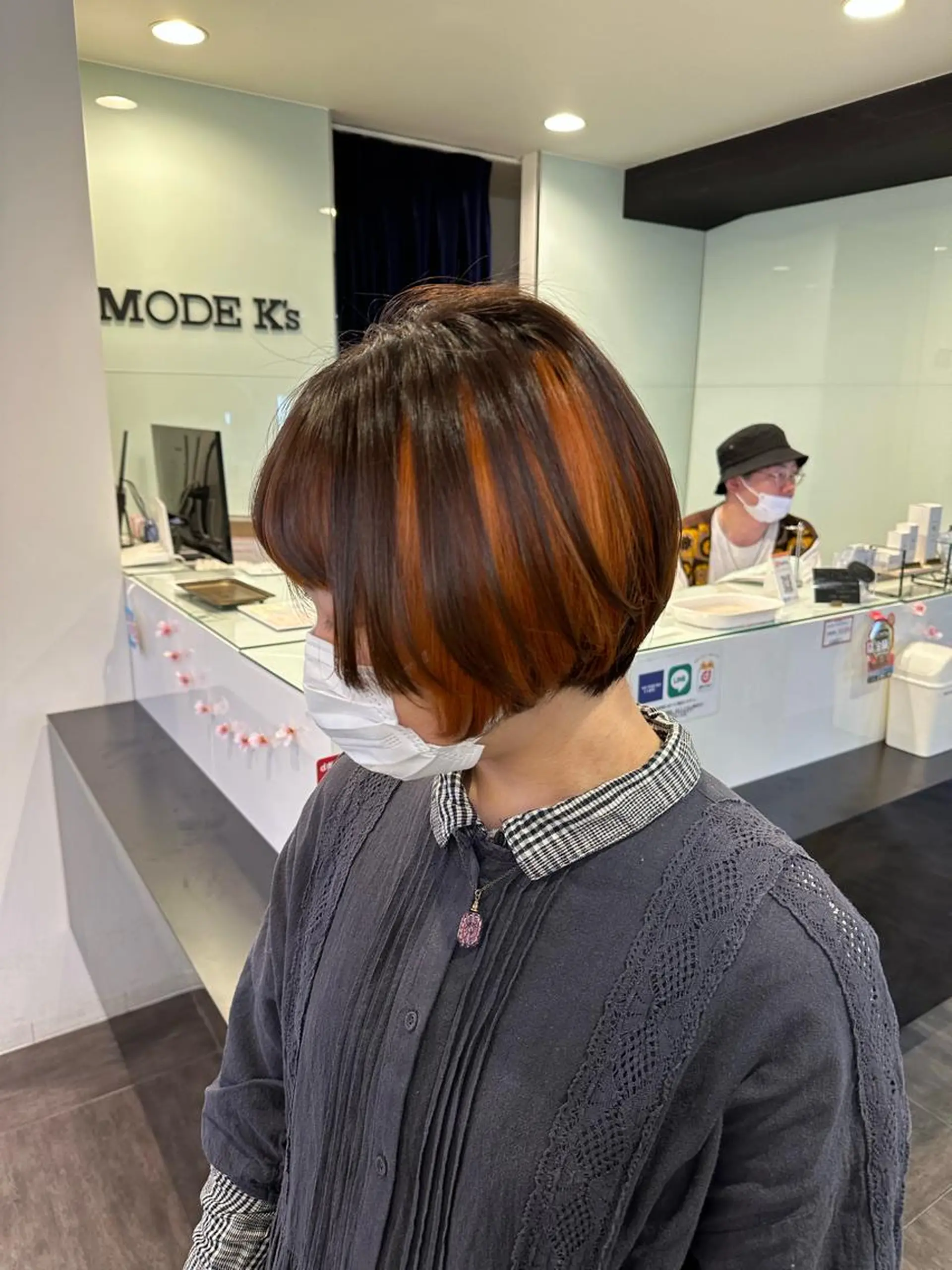 ミディアム ヘアカラー ボブ/レイヤー ROKUのヘアスタイル