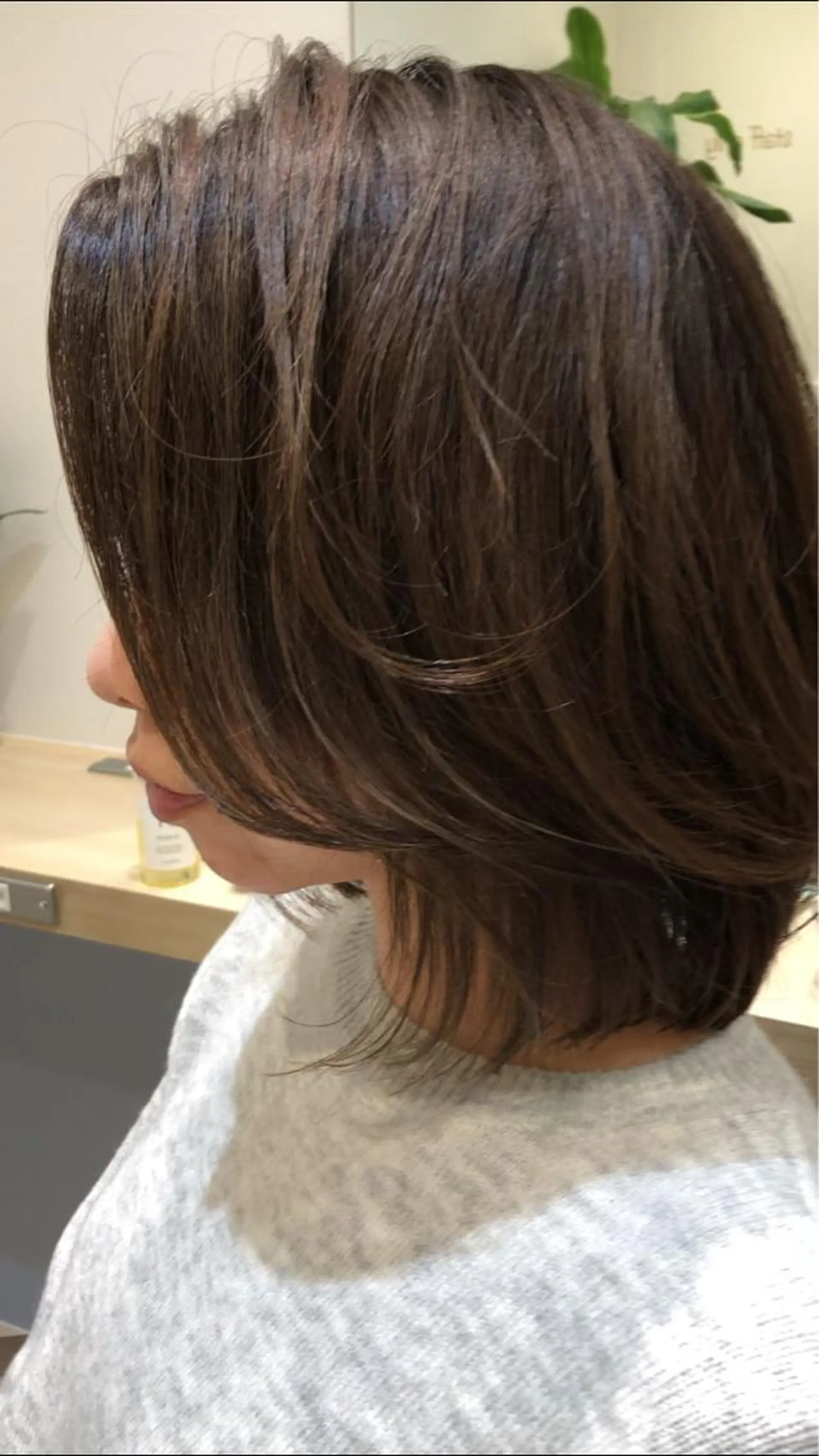 ミディアム 白髪ぼかしハイライト 💫ミネ　ヒロシのヘアスタイル