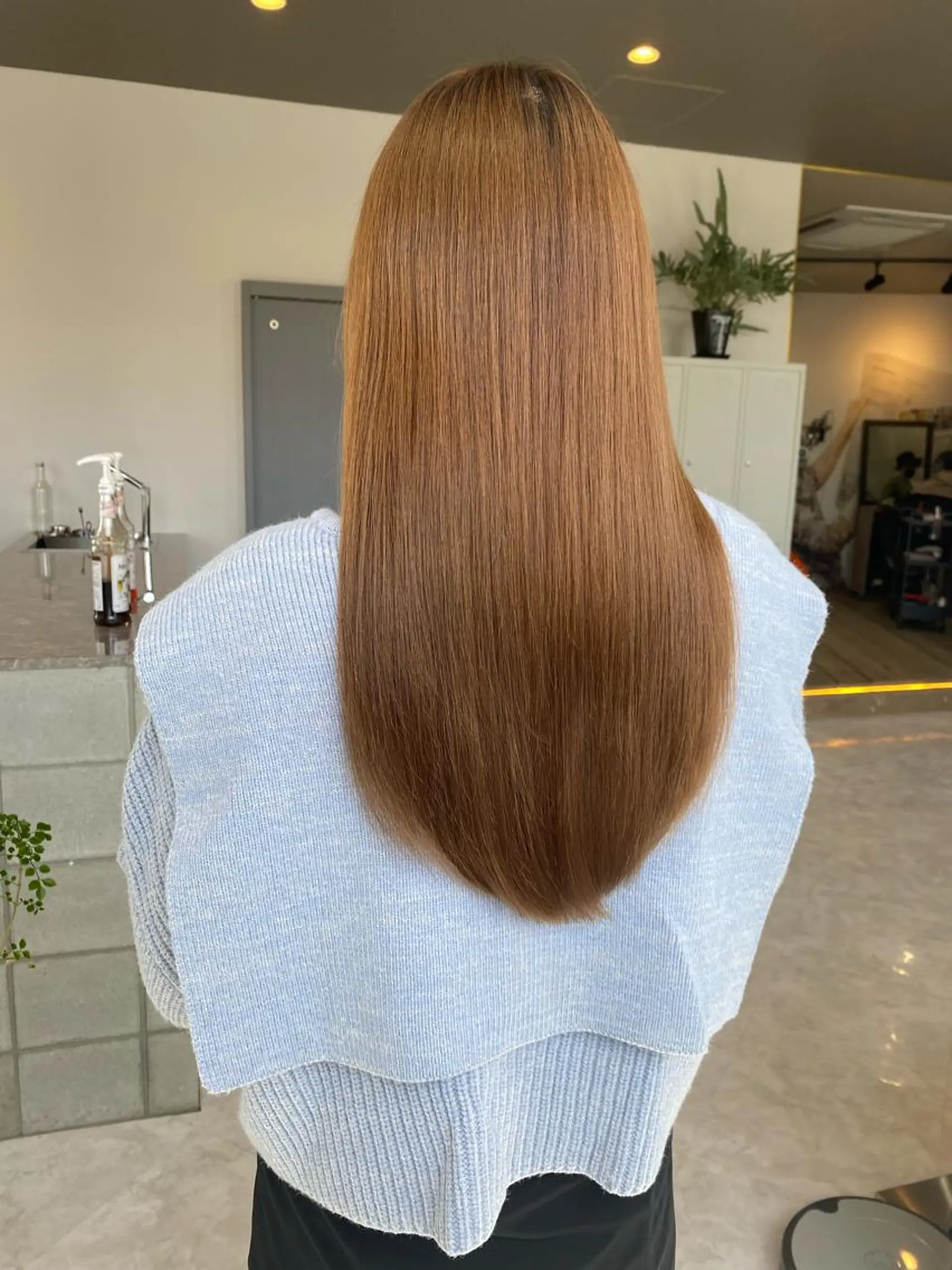 ロング YOMU SUZUのヘアスタイル