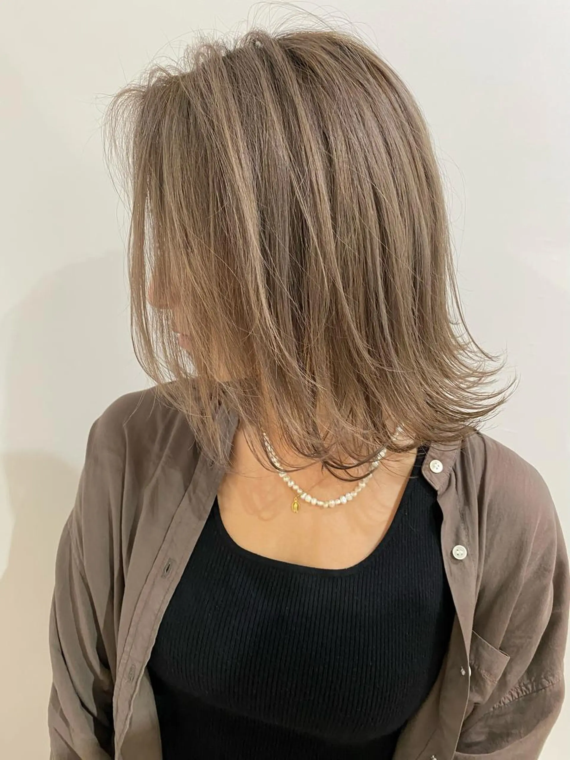 ミディアム カラー ブリーチ ケアブリーチ グレージュ ミルクティーグレージュ 木下大地 HAIR  Oneのヘアスタイル