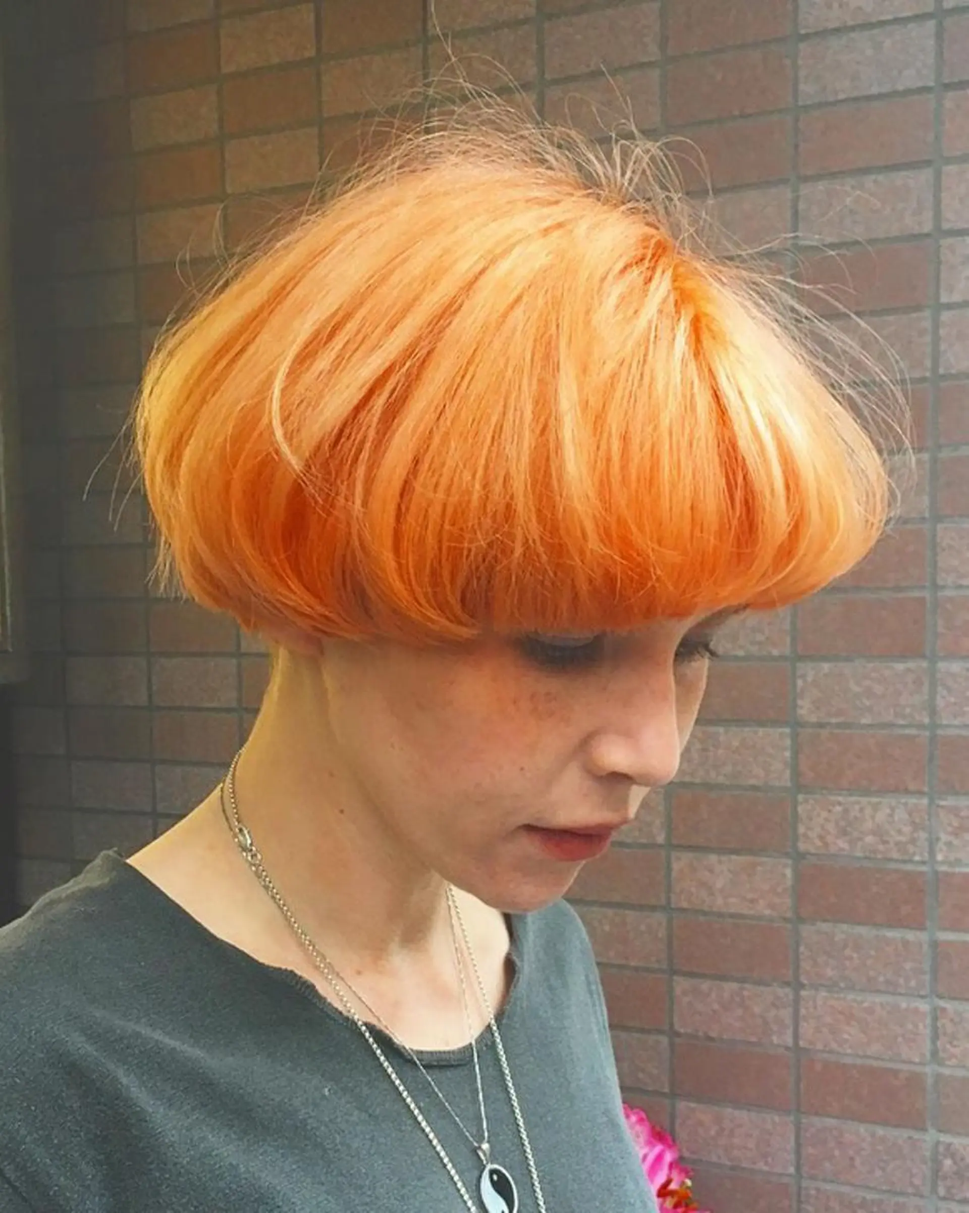 ショート ブリーチ、パーマ 西部笑のヘアスタイル