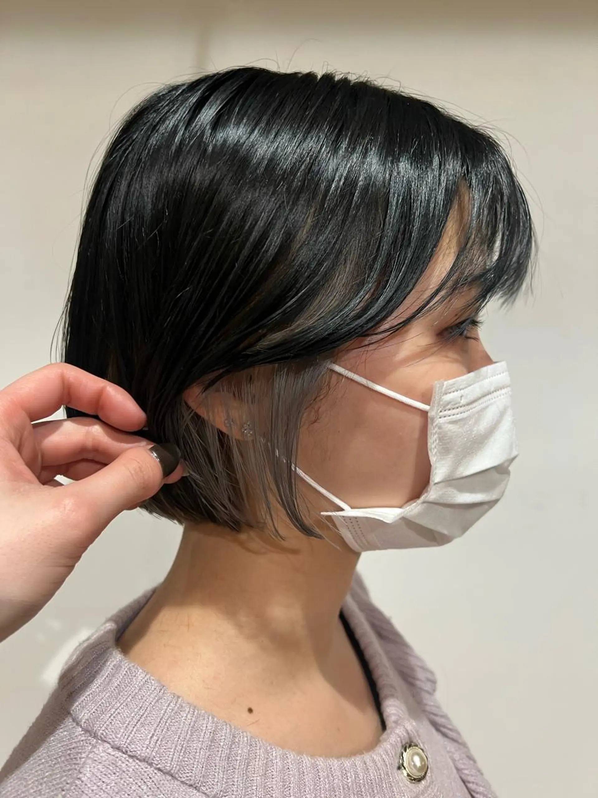 ショート カラー シルバー 長田 唯のヘアスタイル