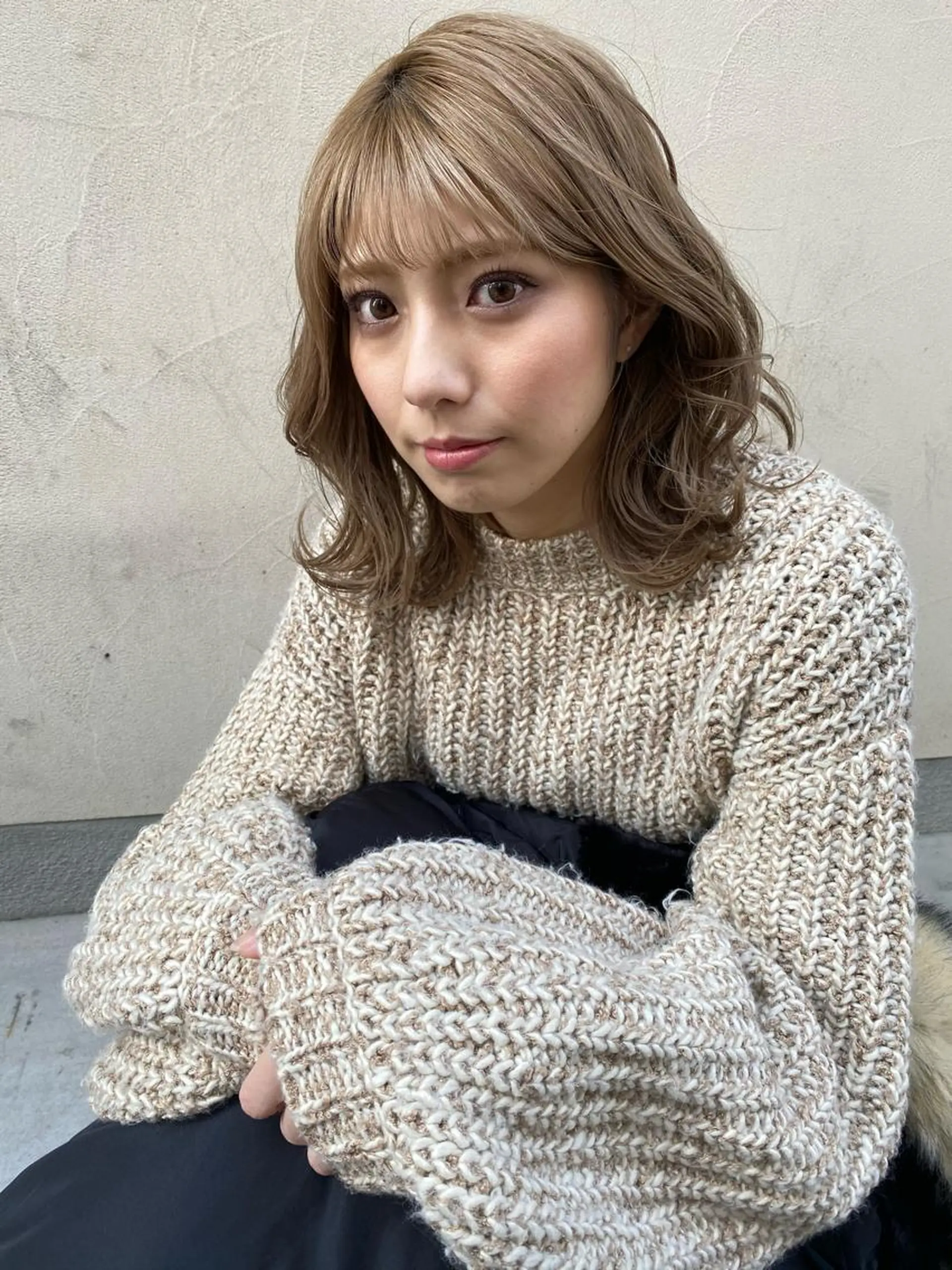ミディアム カラー ミディアムレイヤー ハイトーンカラー レイヤーカット ヘアカラー 山崎 雄太のヘアスタイル