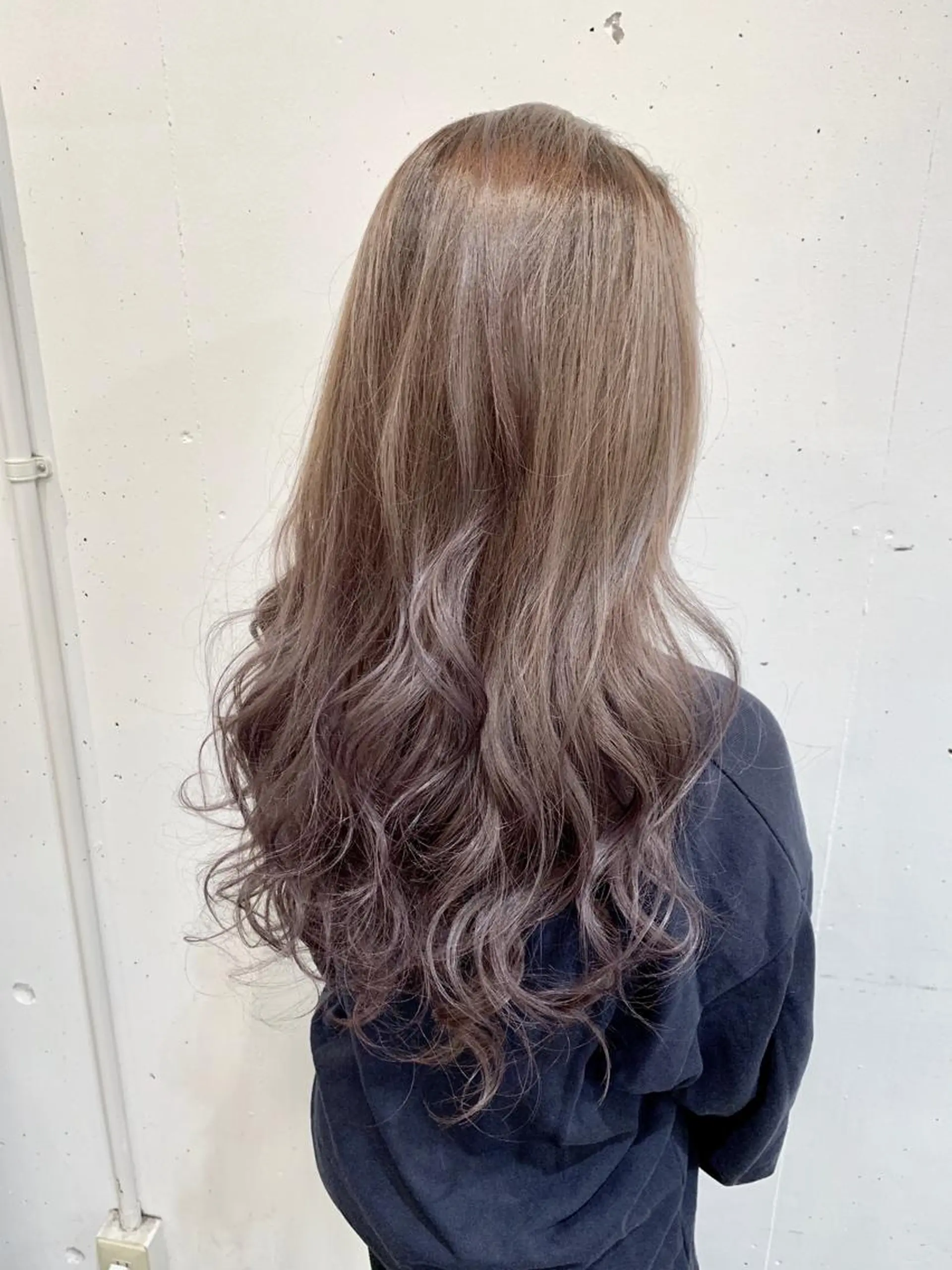ロング カラー ベージュカラー カット ヘアカラー トリートメント ヘッドスパ ヘアセット Akua【代表】 Kazumaのヘアスタイル