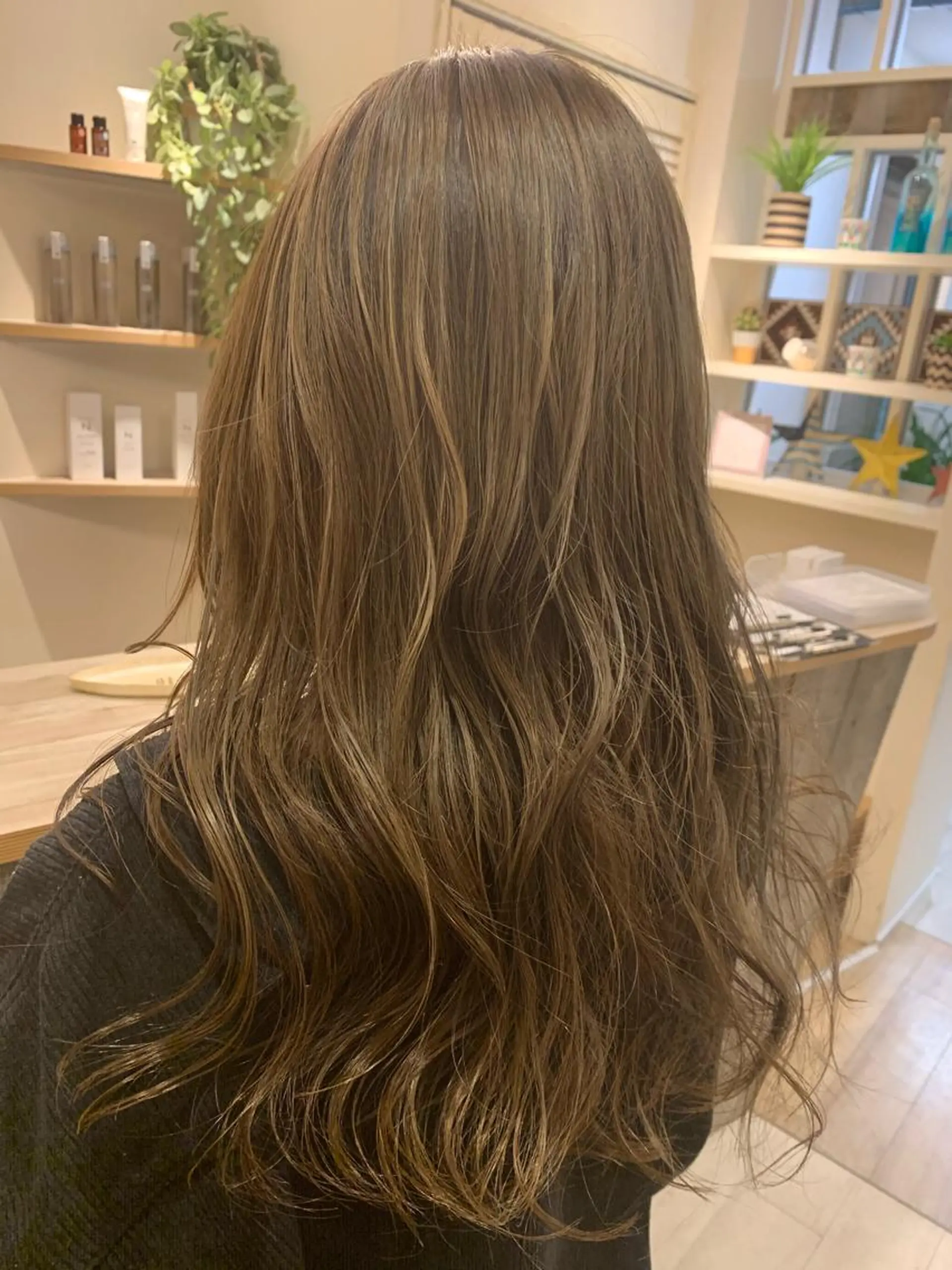 ロング カラー ヘアアレンジ ヘアカラー kei/透明感カラー /ベージュ/髪質改善のヘアスタイル