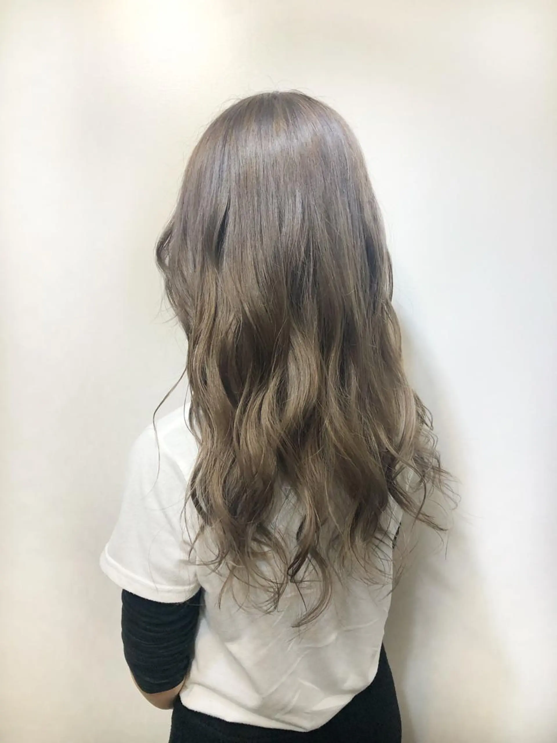 ロング カラー ベージュカラー ミルクティーベージュ 女性リピ90%🍨 🩷佐藤みずきのヘアスタイル
