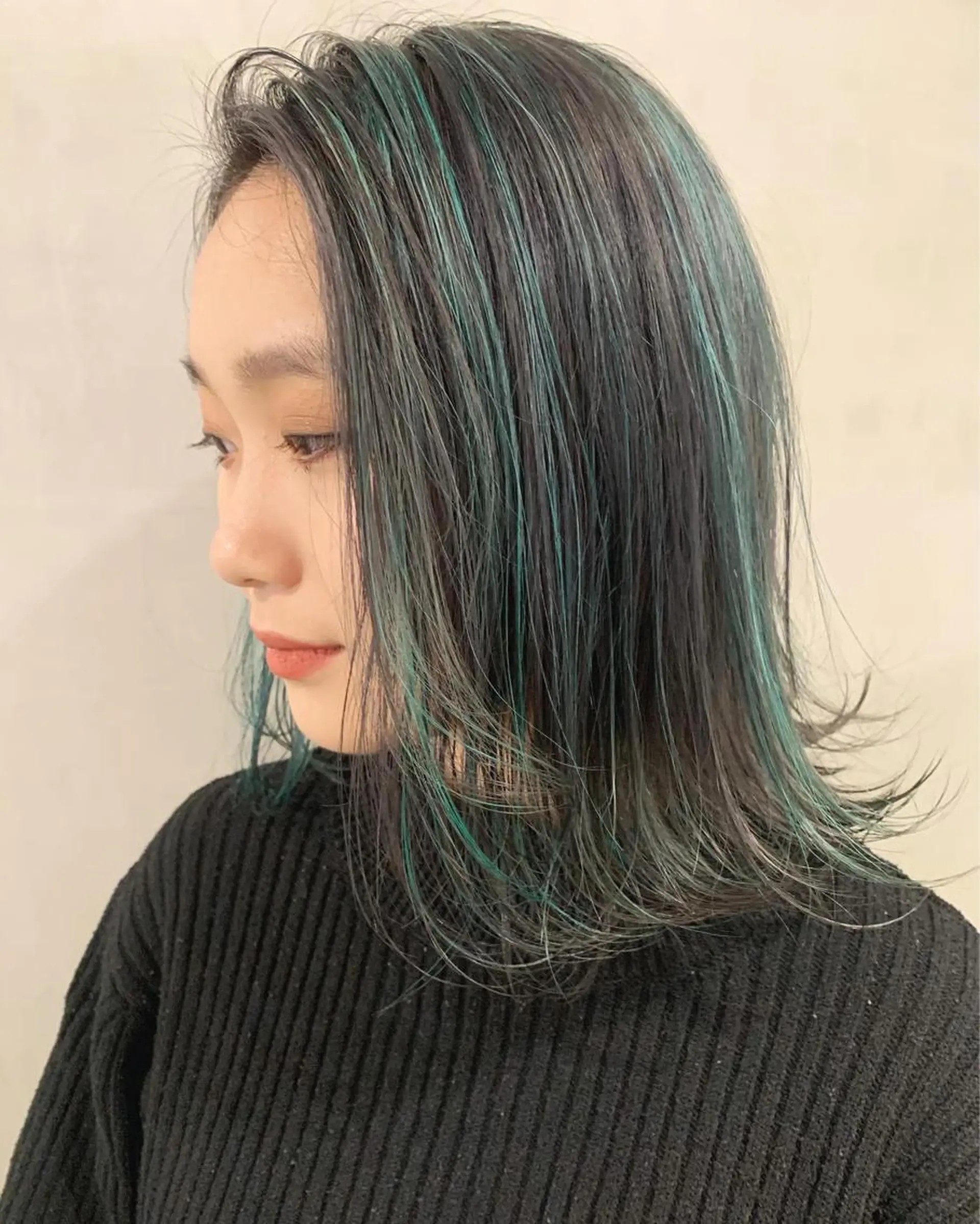 ミディアム カラー 優 作のヘアスタイル