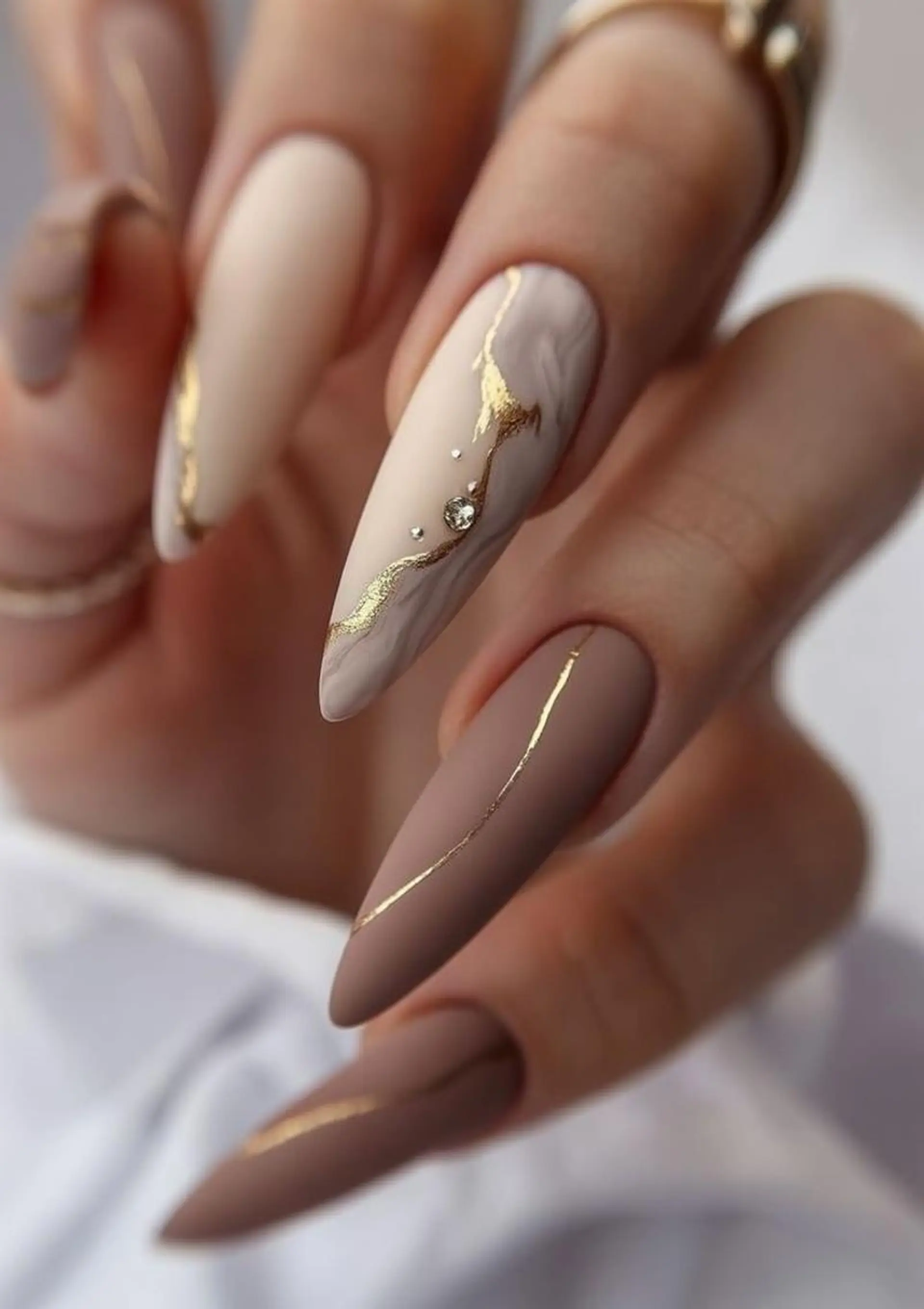 ネイル アニマル柄 ボルドー ジェルネイル ニュアンスネイル パラジェル MaiBeauty HaNaのネイルデザイン