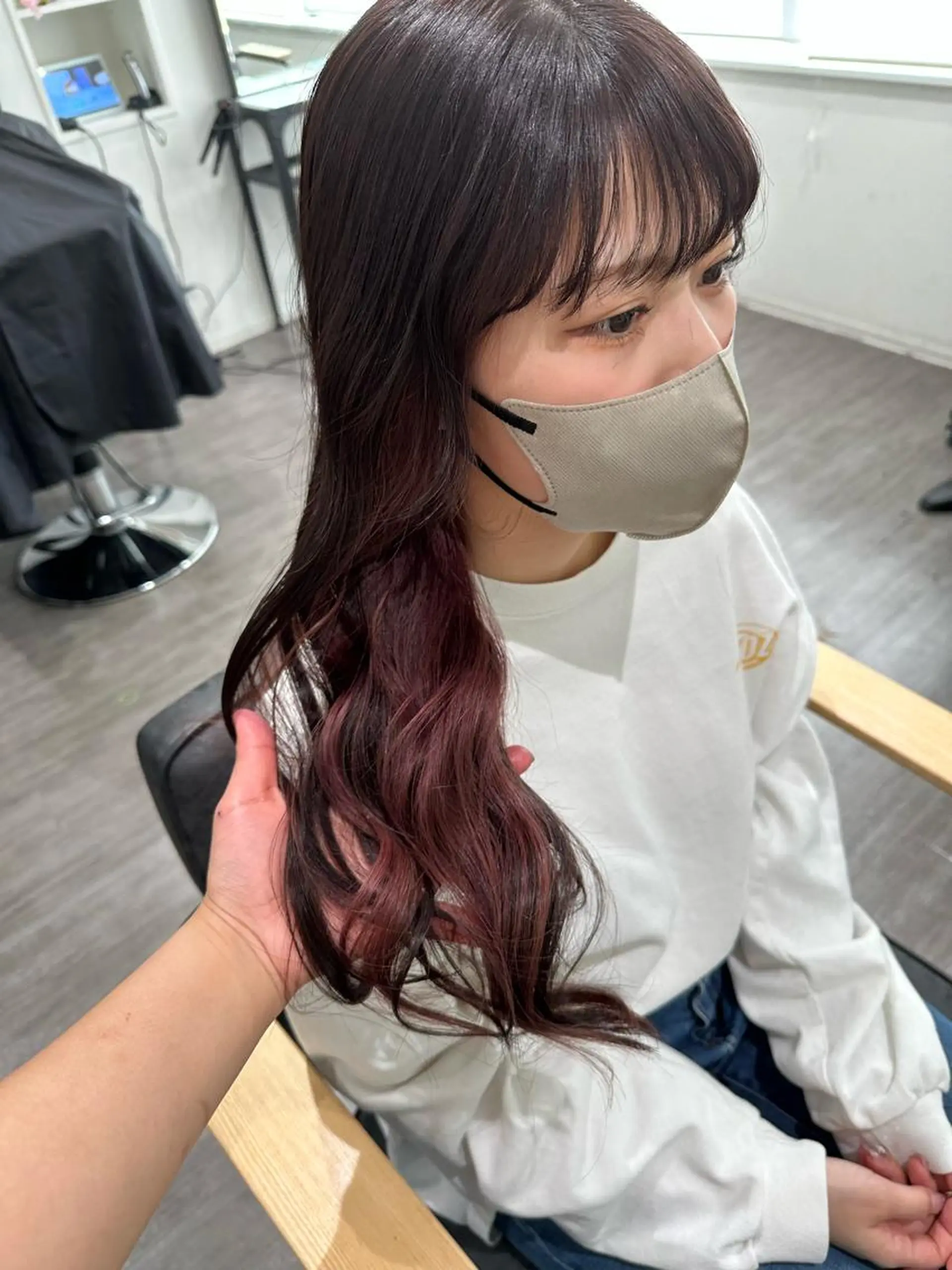 ロング カラー ブラウンカラー ピンクカラー ピンクブラウン カット ヘアカラー トリートメント 上田 紗也のヘアスタイル