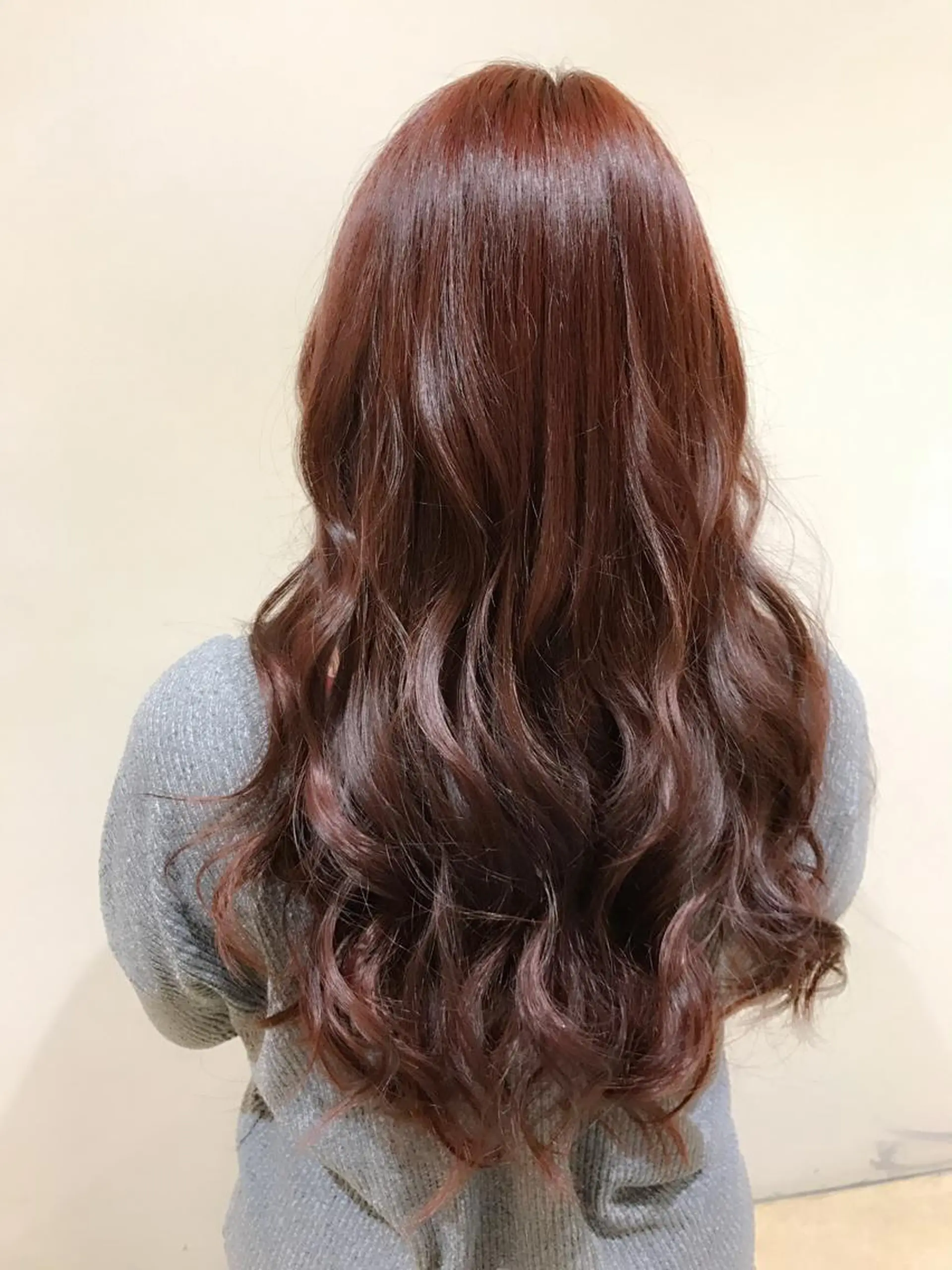 ロング カラー レッドカラー 佐々木 好乃のヘアスタイル