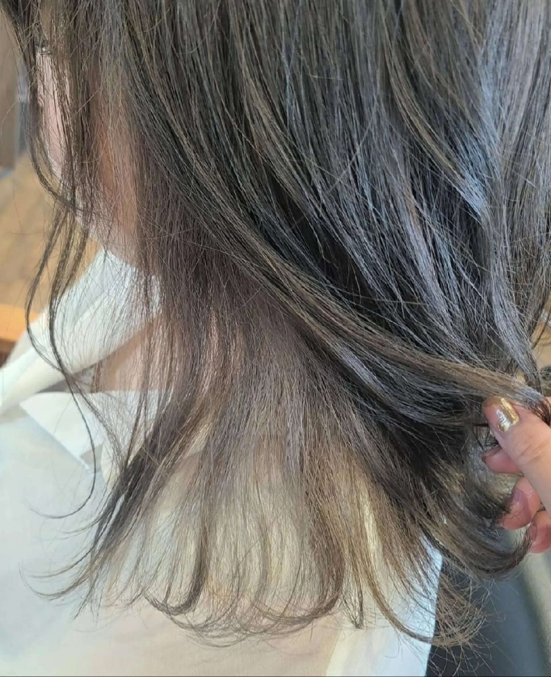 カラー セミロング アッシュ インナーカラー ヘアカラー 関口 友菜のヘアスタイル