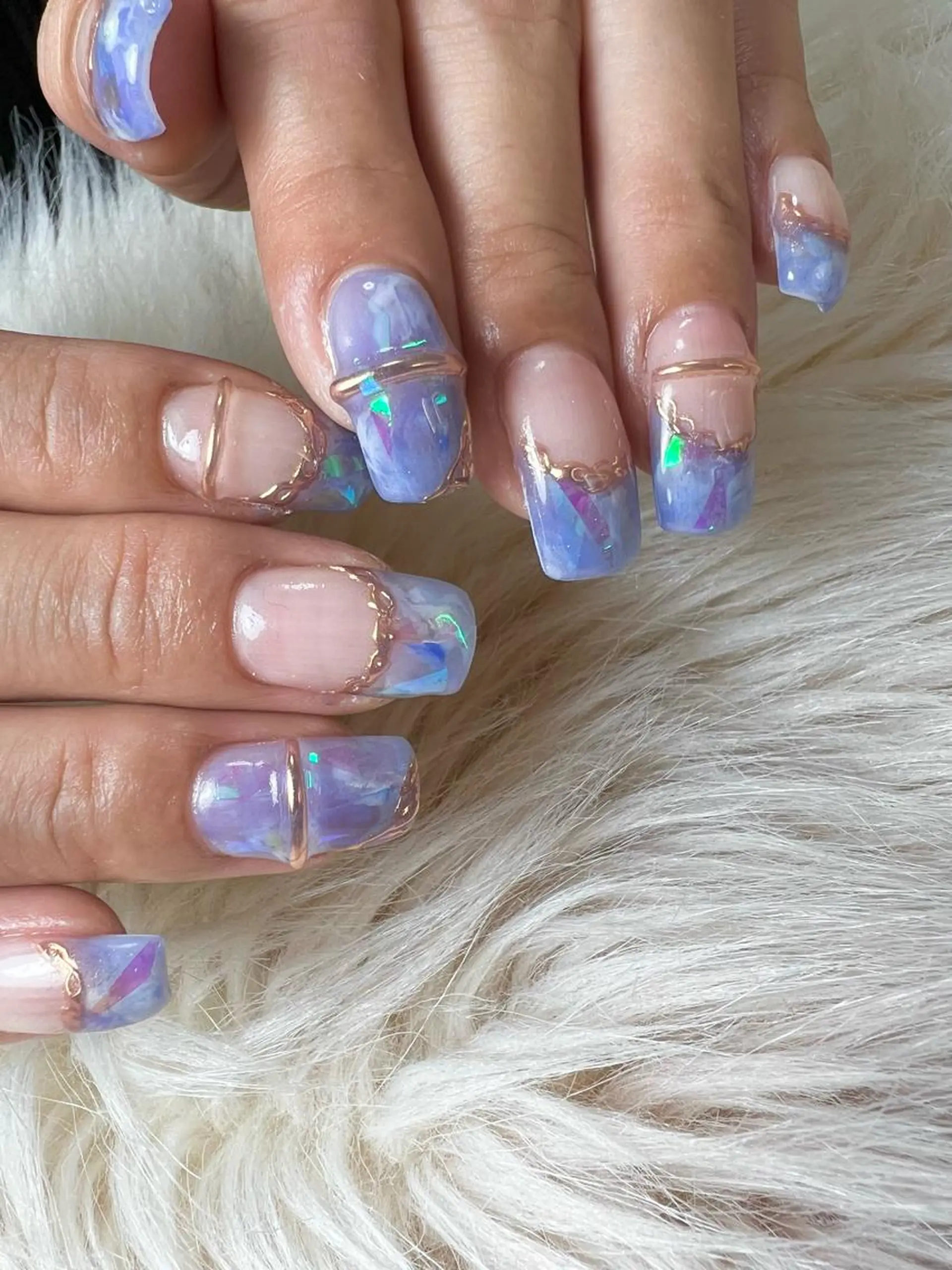 ネイル オーロラネイル フレンチネイル ジェルネイル 持ち込み パラジェル ハンドネイル flowers nailのネイルデザイン